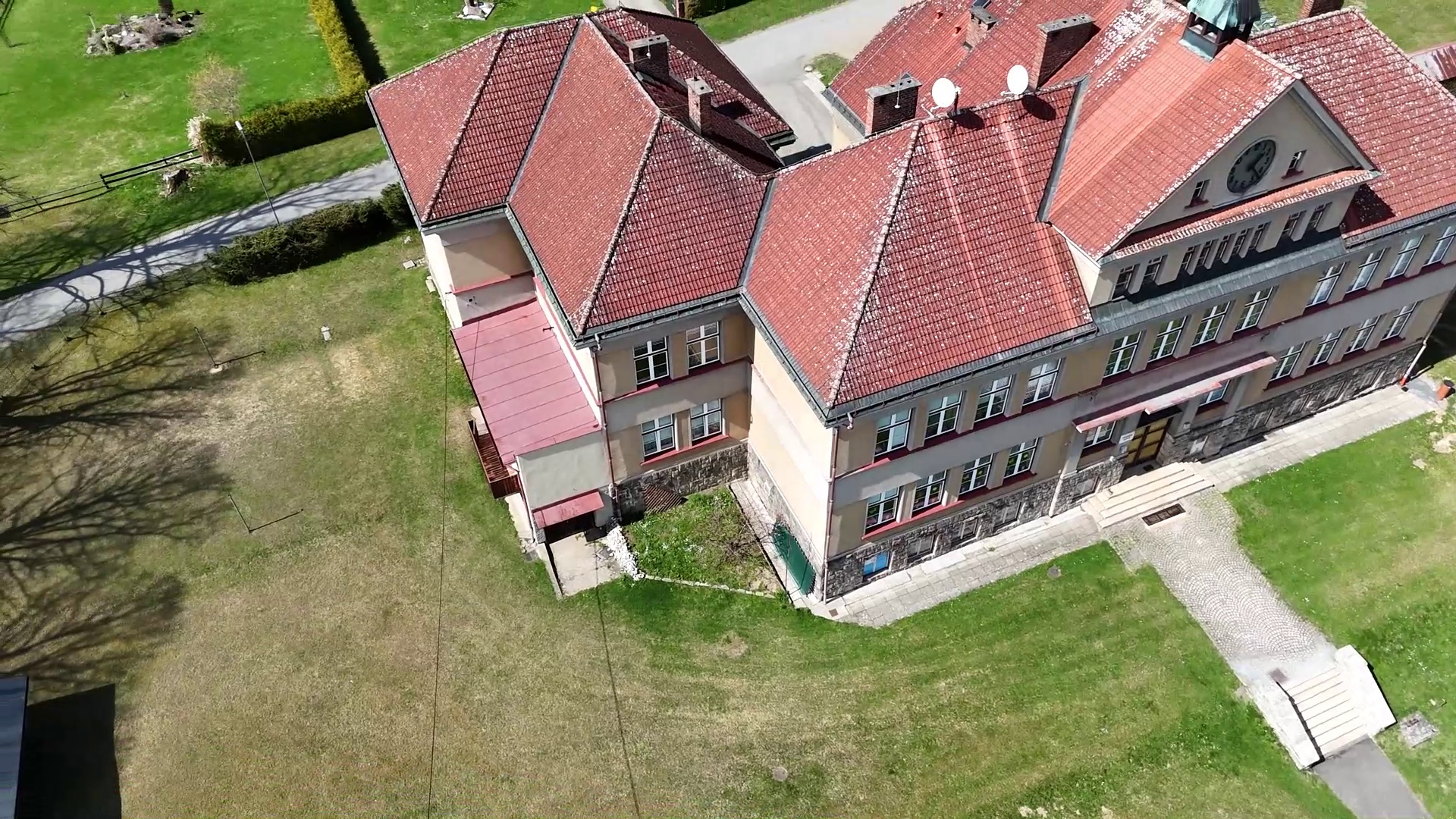 ZŠ a MŠ Jesenný foto 2