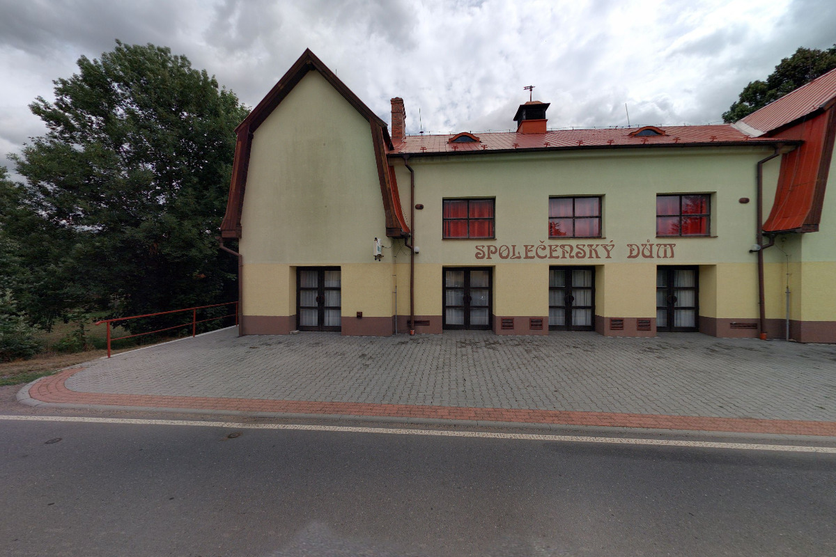 Společenský dům Hradec nad Svitavou foto 4