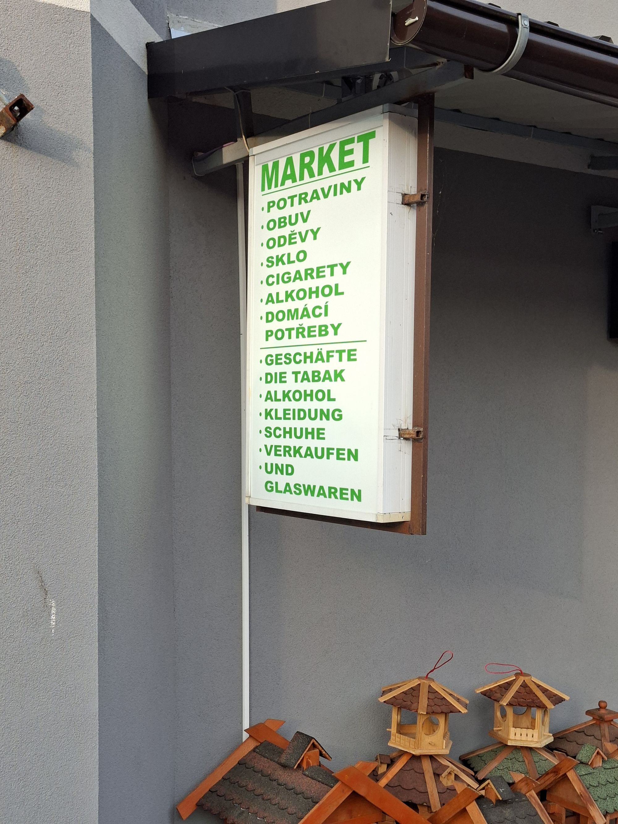 Market u potoka foto 1