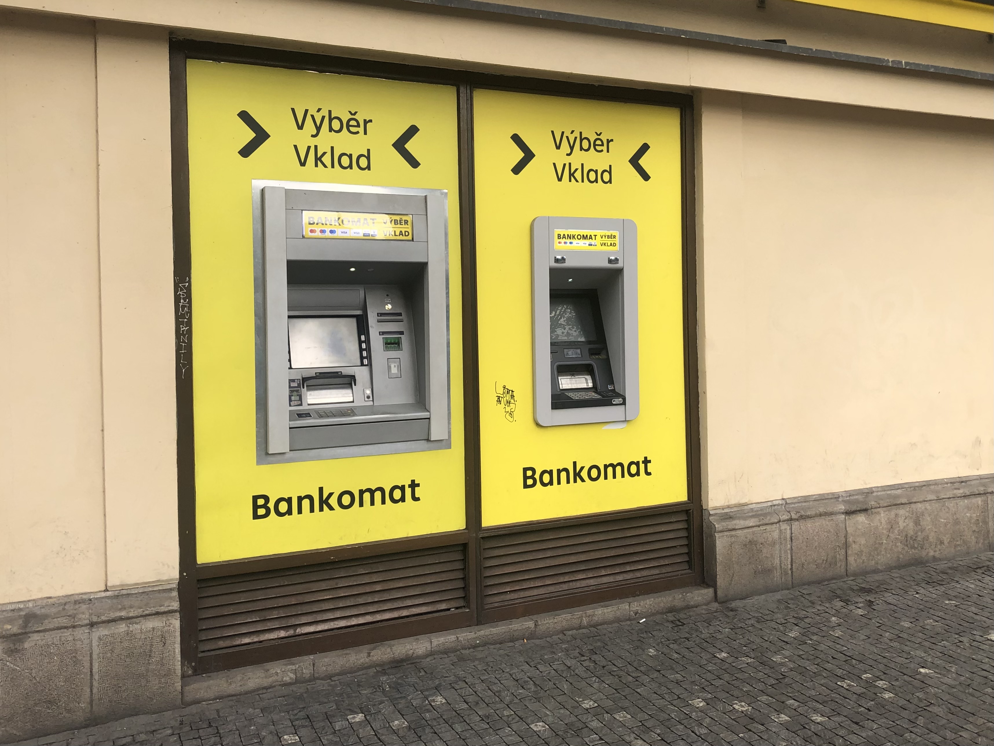 Raiffeisenbank - bankomat