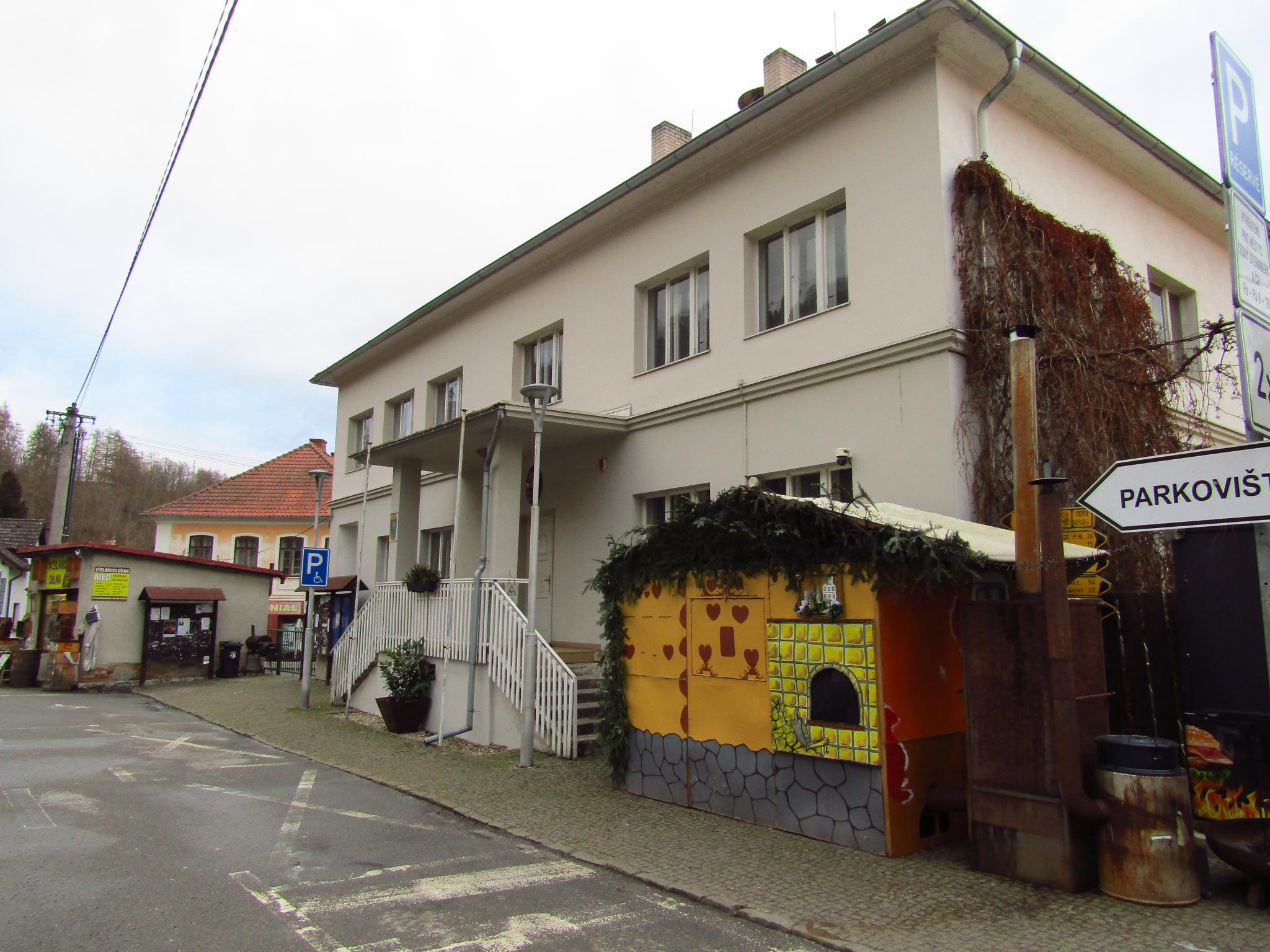 Český Šternberk - úřad městyse foto 5