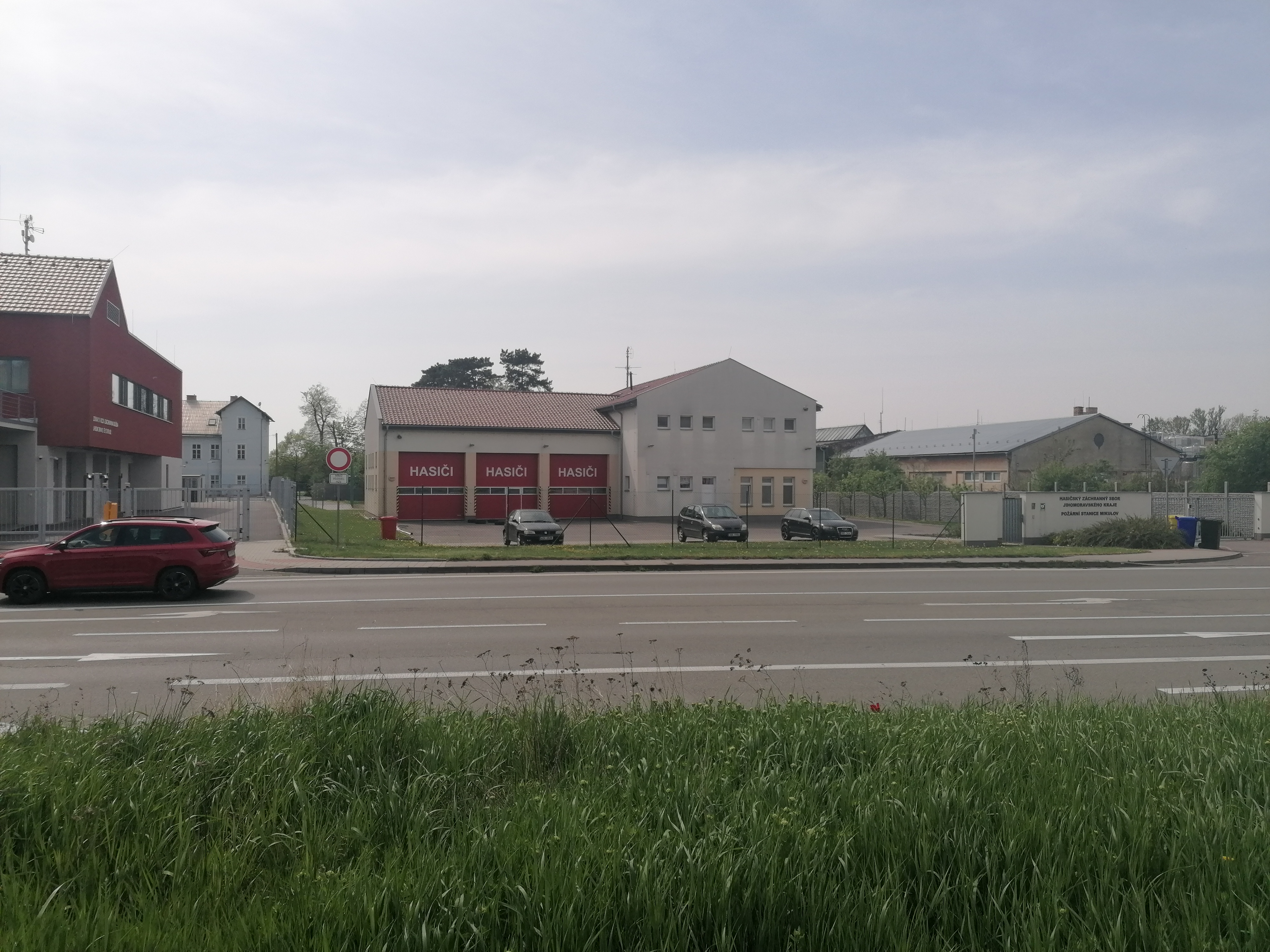 Hasičský záchranný sbor Jihomoravského kraje - Požární stanice Mikulov foto 3