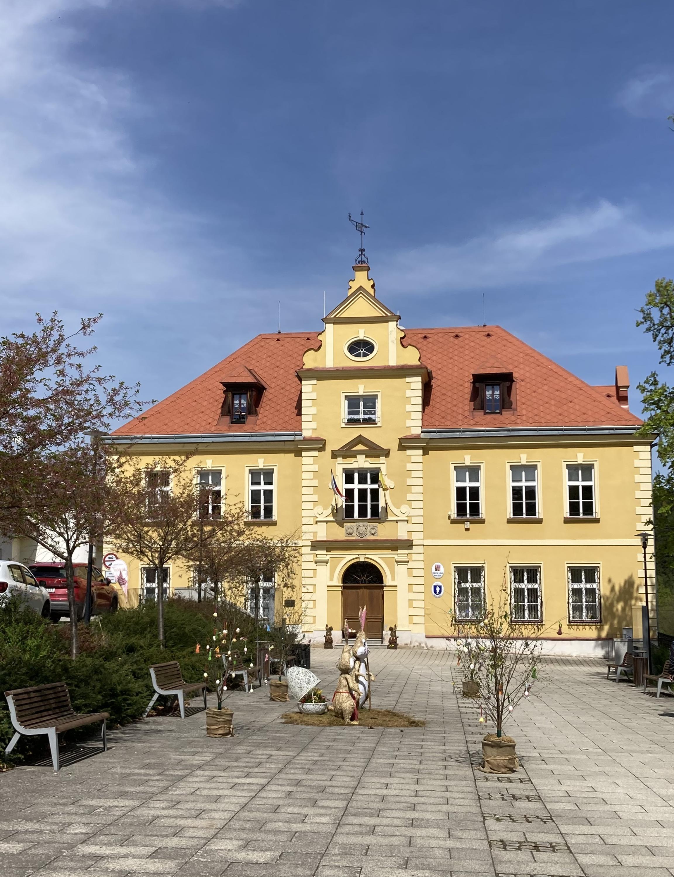 Bouzov - obecní úřad foto 3