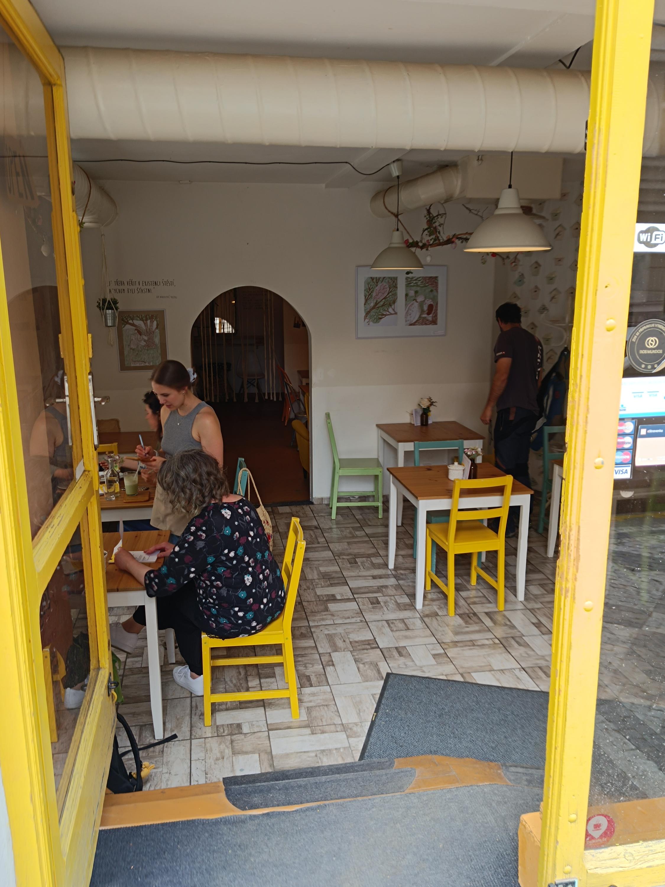 ŠŤASTNÁ KAVÁRNA foto 2