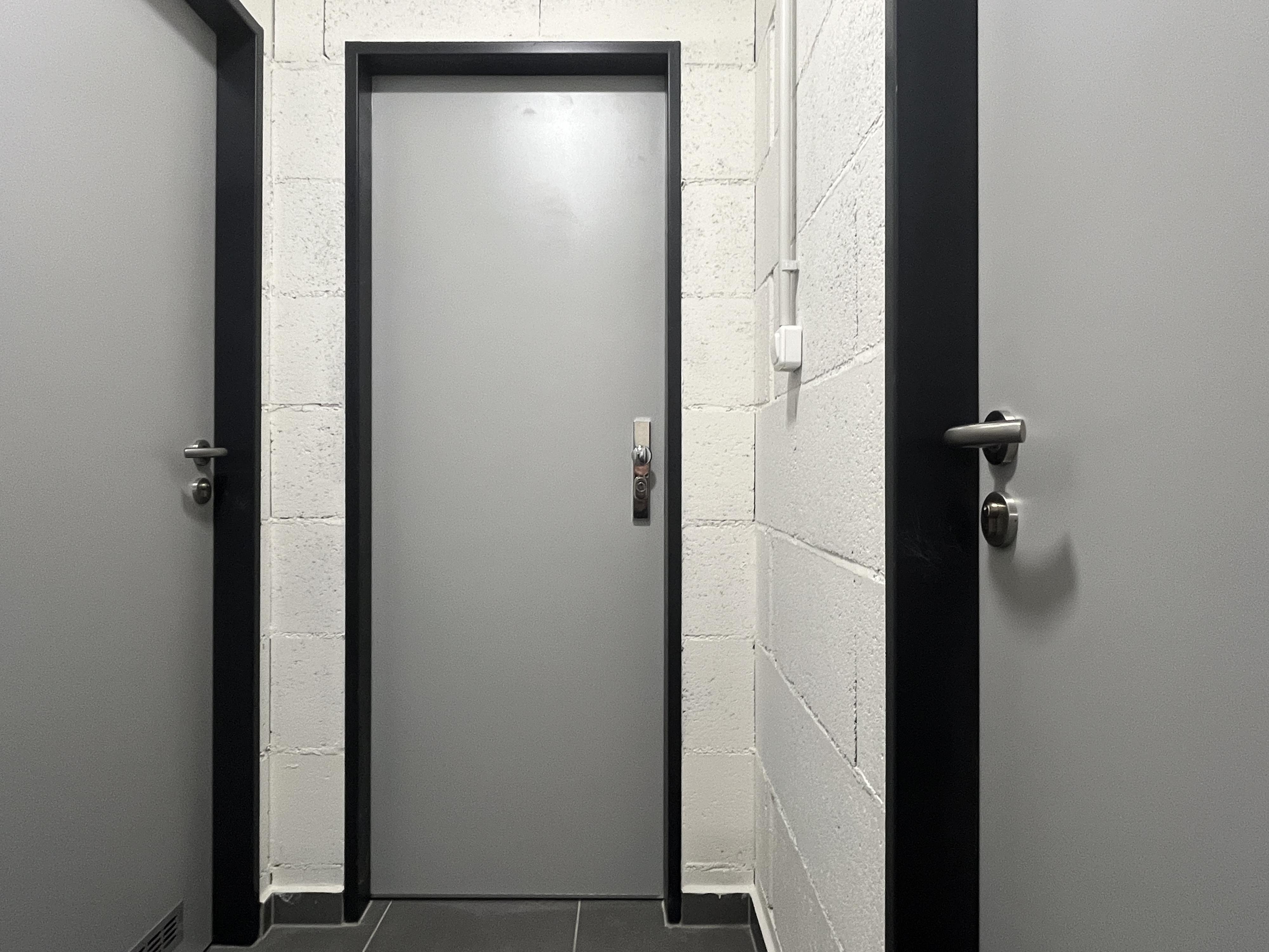 Mechaz, s.r.o. - zabezpečení sklepů, bezpečnostní dveře NEXT, okenní fólie, mříže foto 2