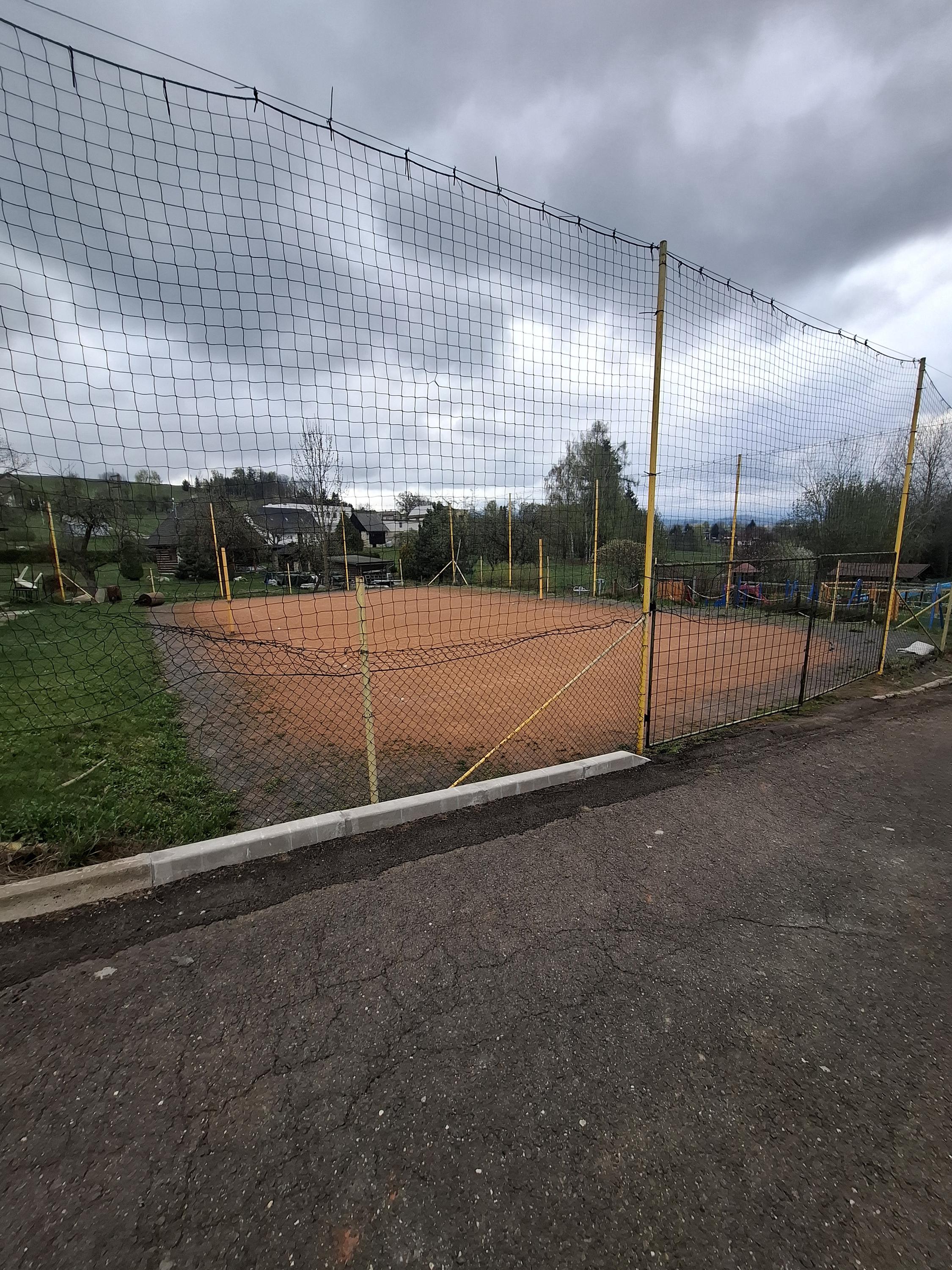 TJ Sokol Držkov - Antukové hřiště foto 2