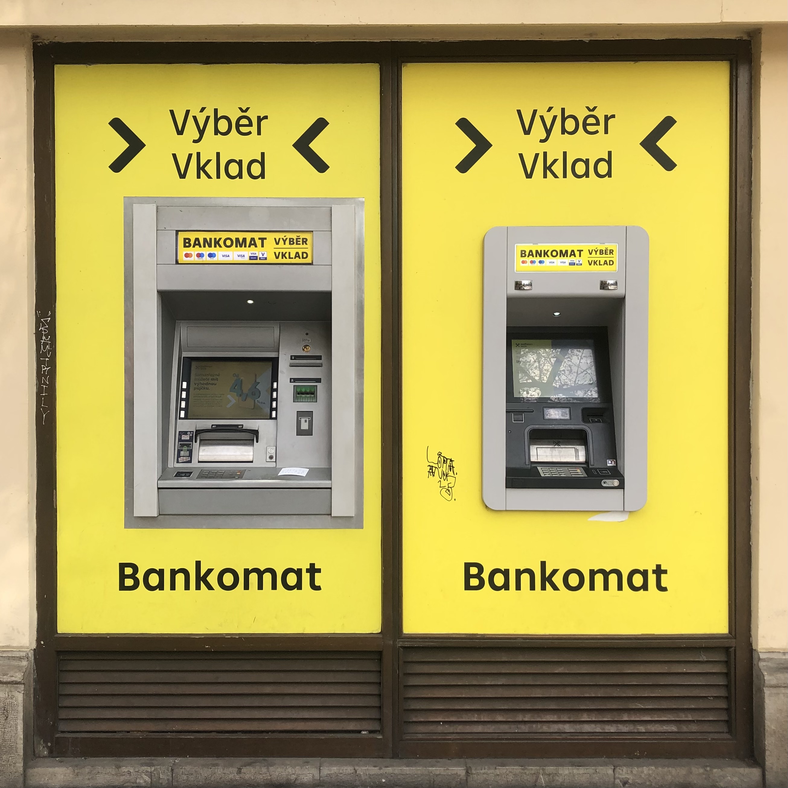 Raiffeisenbank - bankomat foto 2