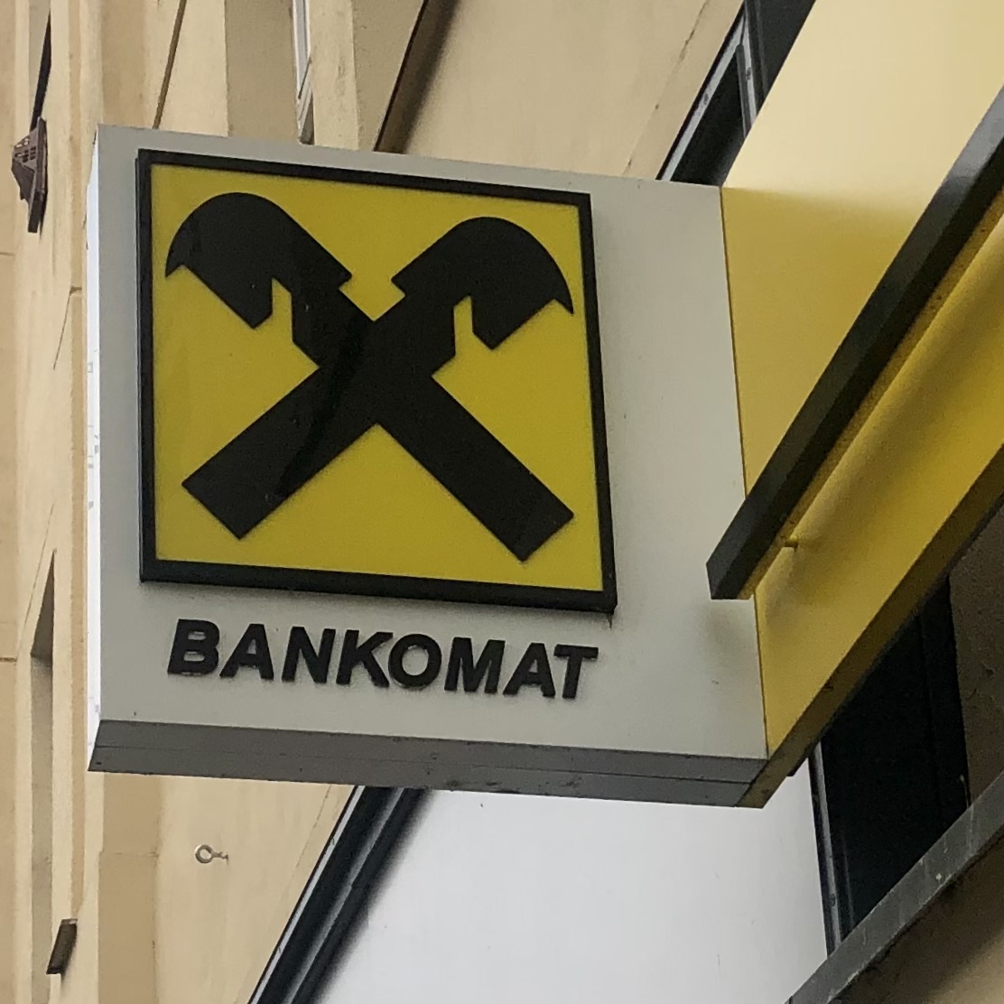 Raiffeisenbank - bankomat foto 3