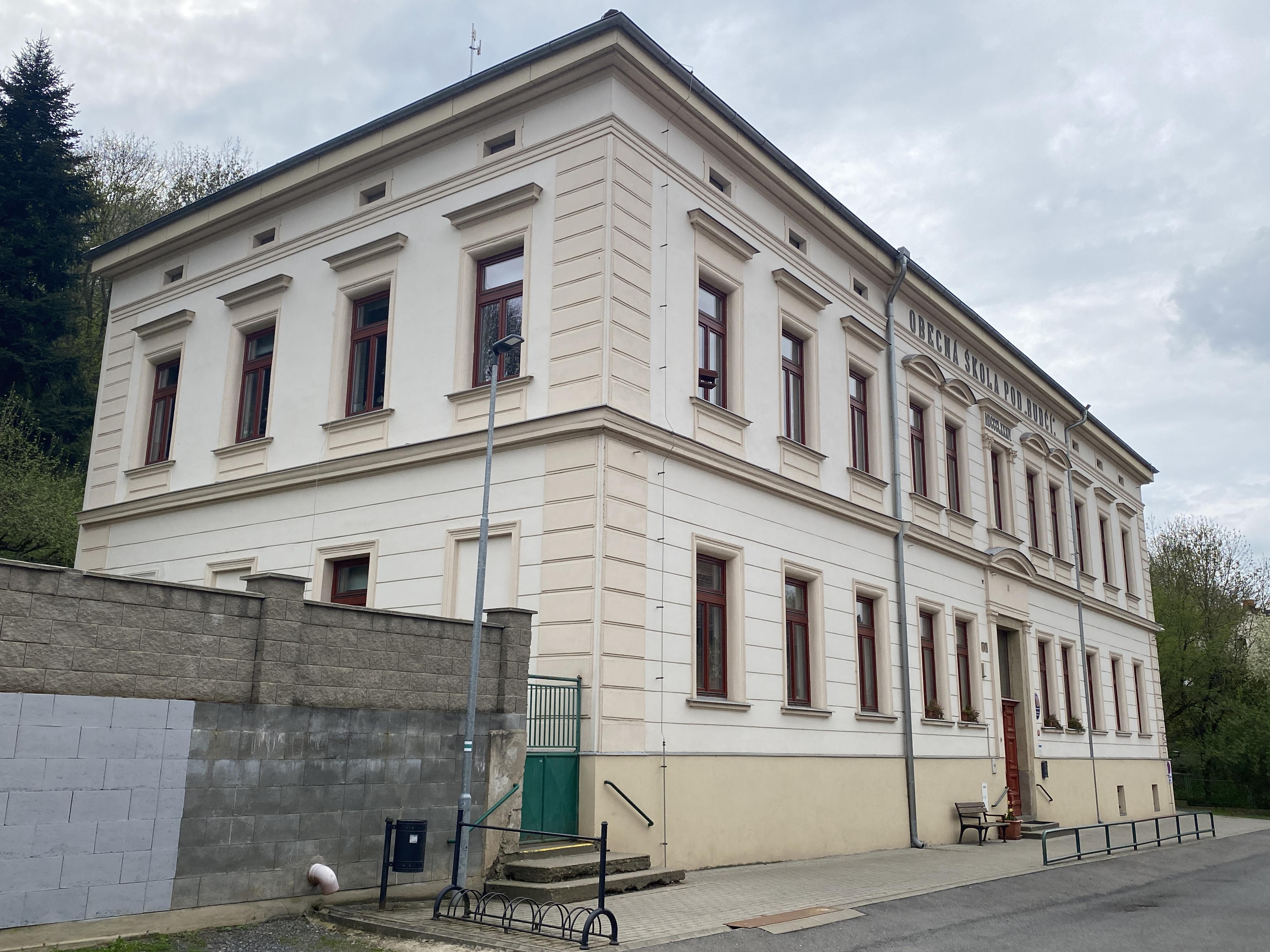 ZŠ a MŠ Pod Budčí, Zákolany foto 4