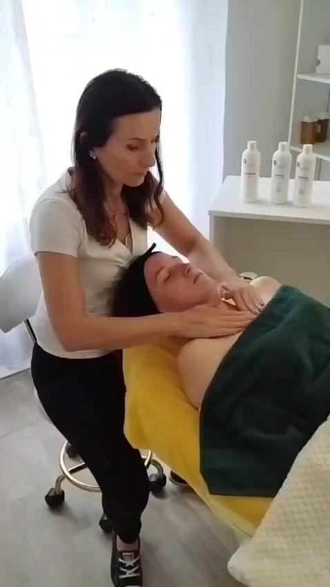 Kosmetický salón Chic foto 2 (náhled videa)