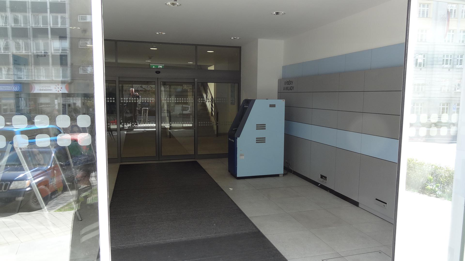 Bankomat České spořitelny foto 5