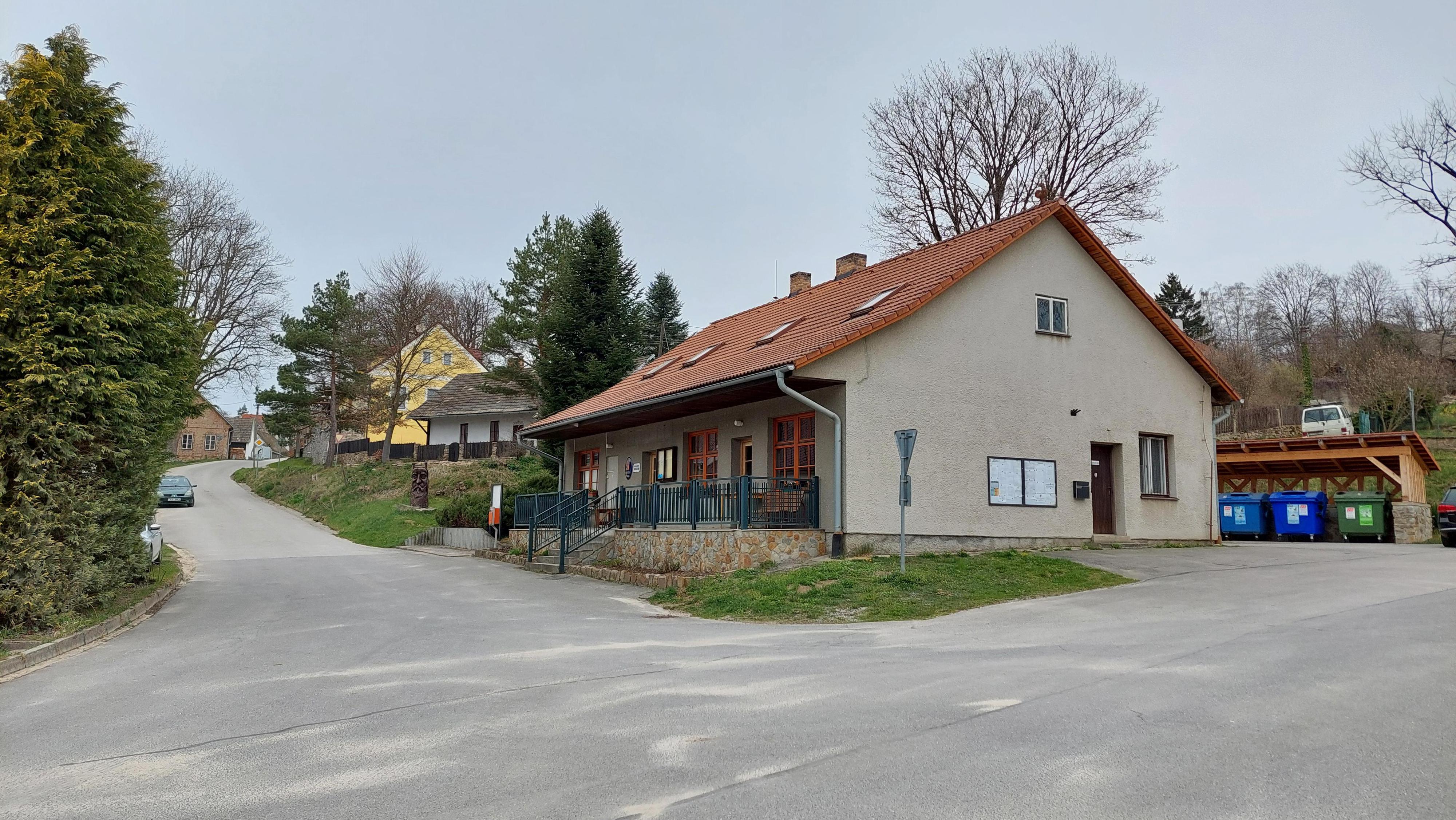 Kamenný Malíkov - obecní úřad foto 3