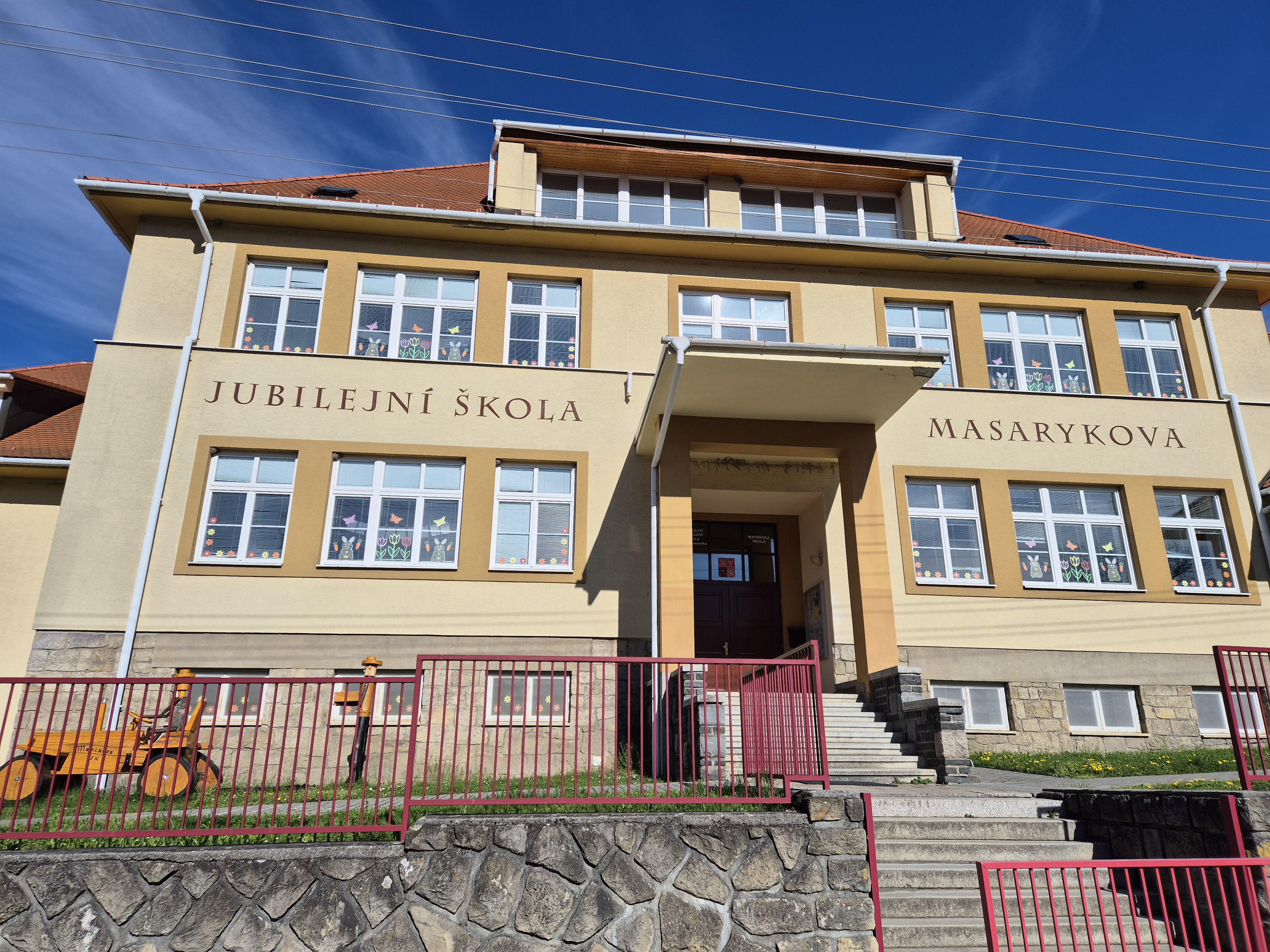 Jubilejní ZŠ T. G. Masaryka a MŠ Rusava foto 4