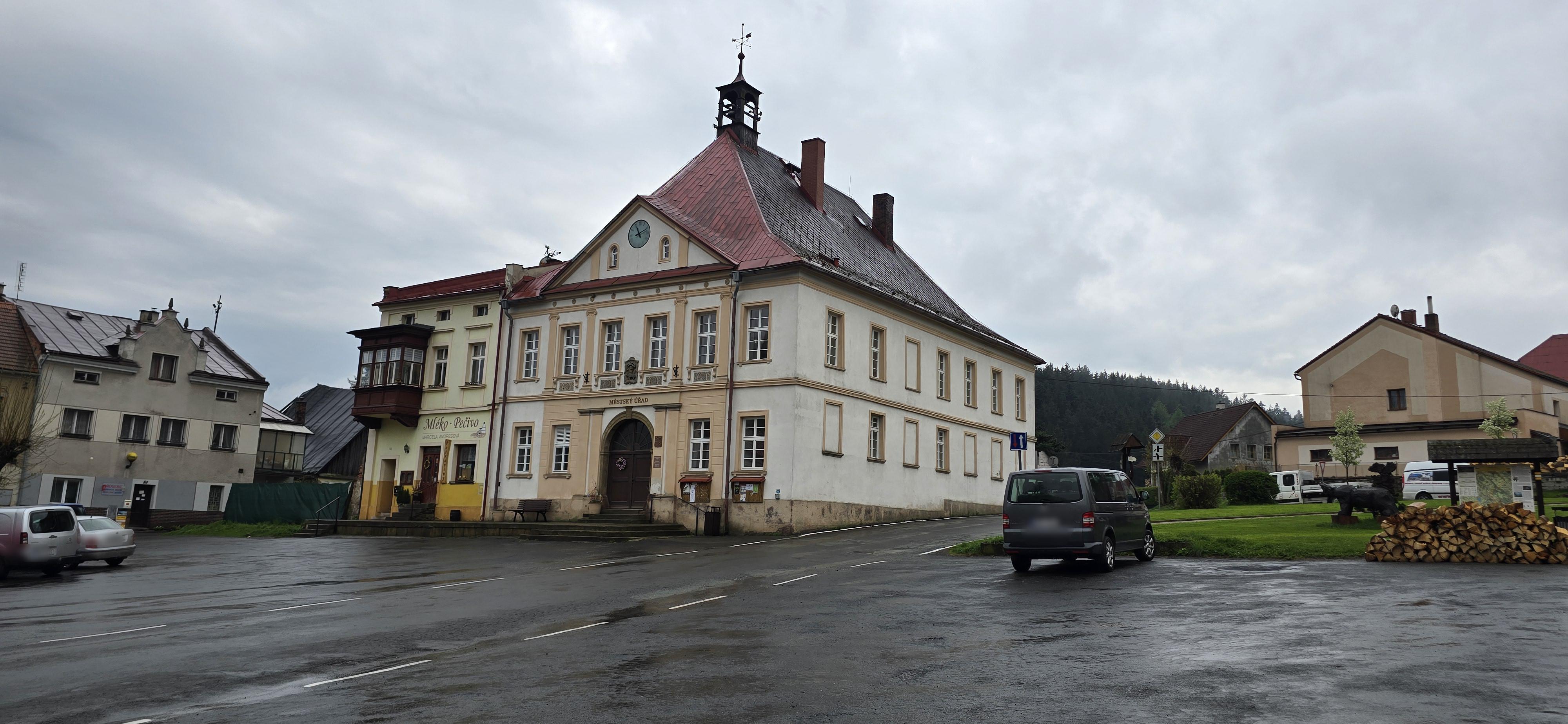 Stárkov - městský úřad foto 3