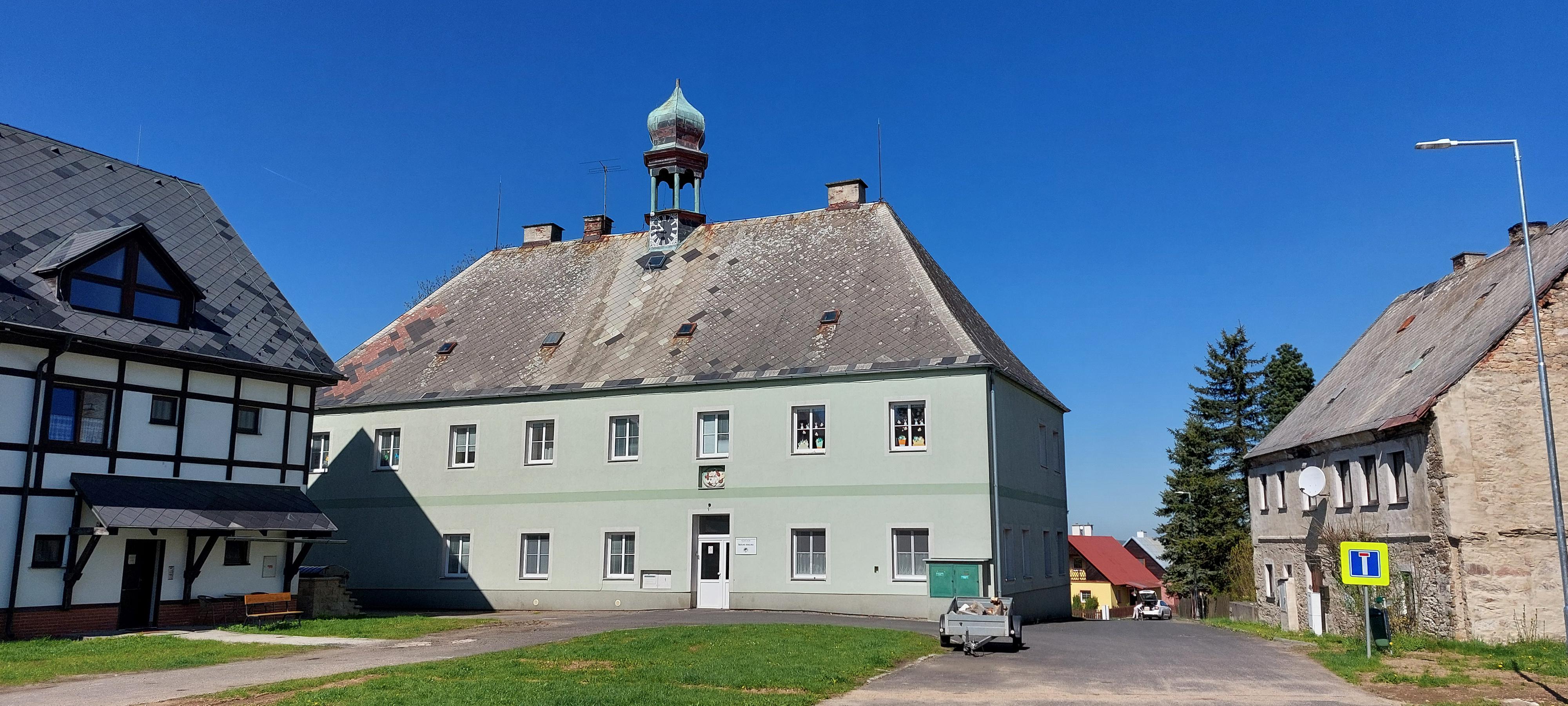 Jídelna ZŠ a MŠ Hora Svaté Kateřiny foto 2