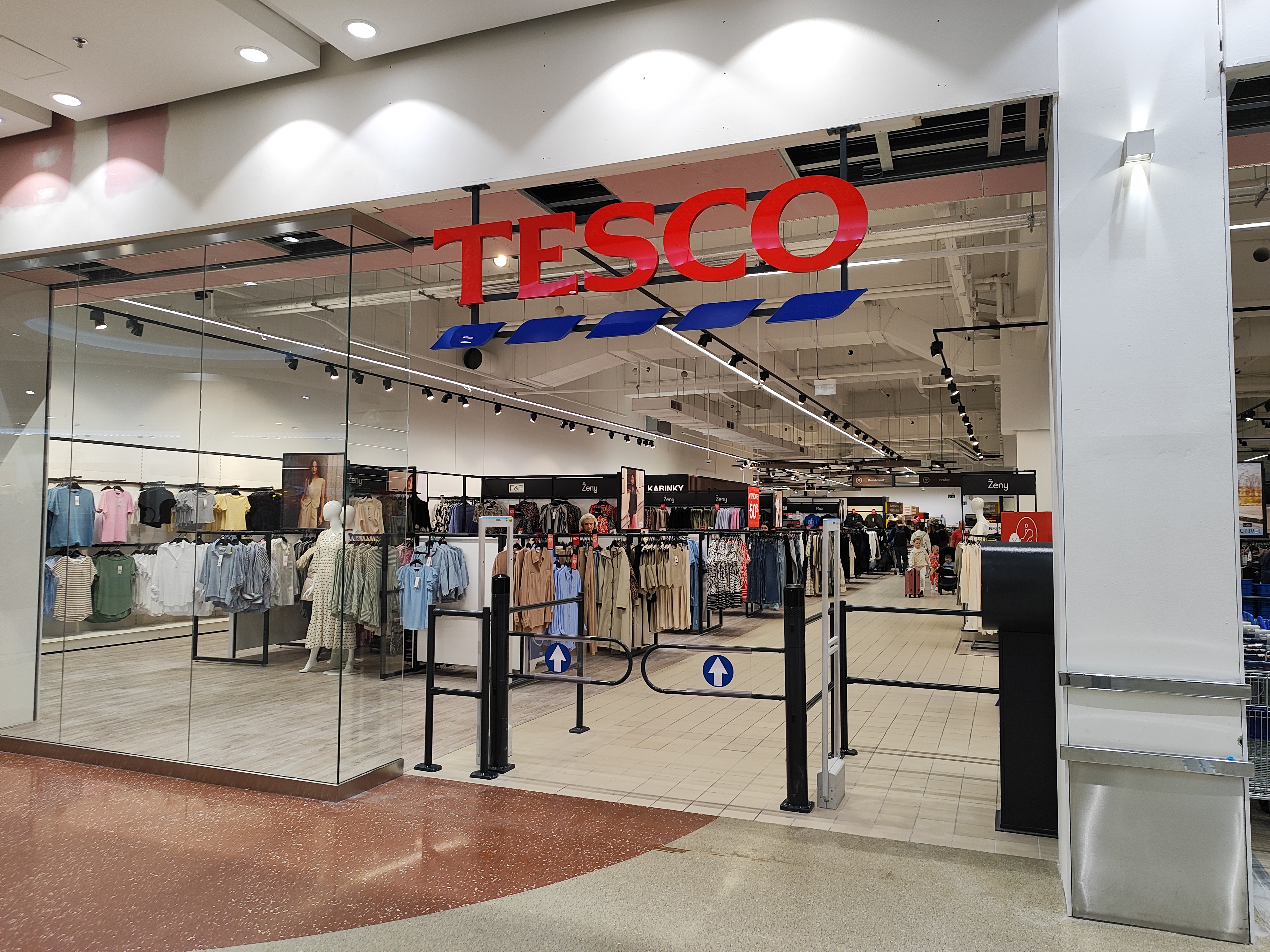 Tesco Hypermarket Praha Eden foto 5