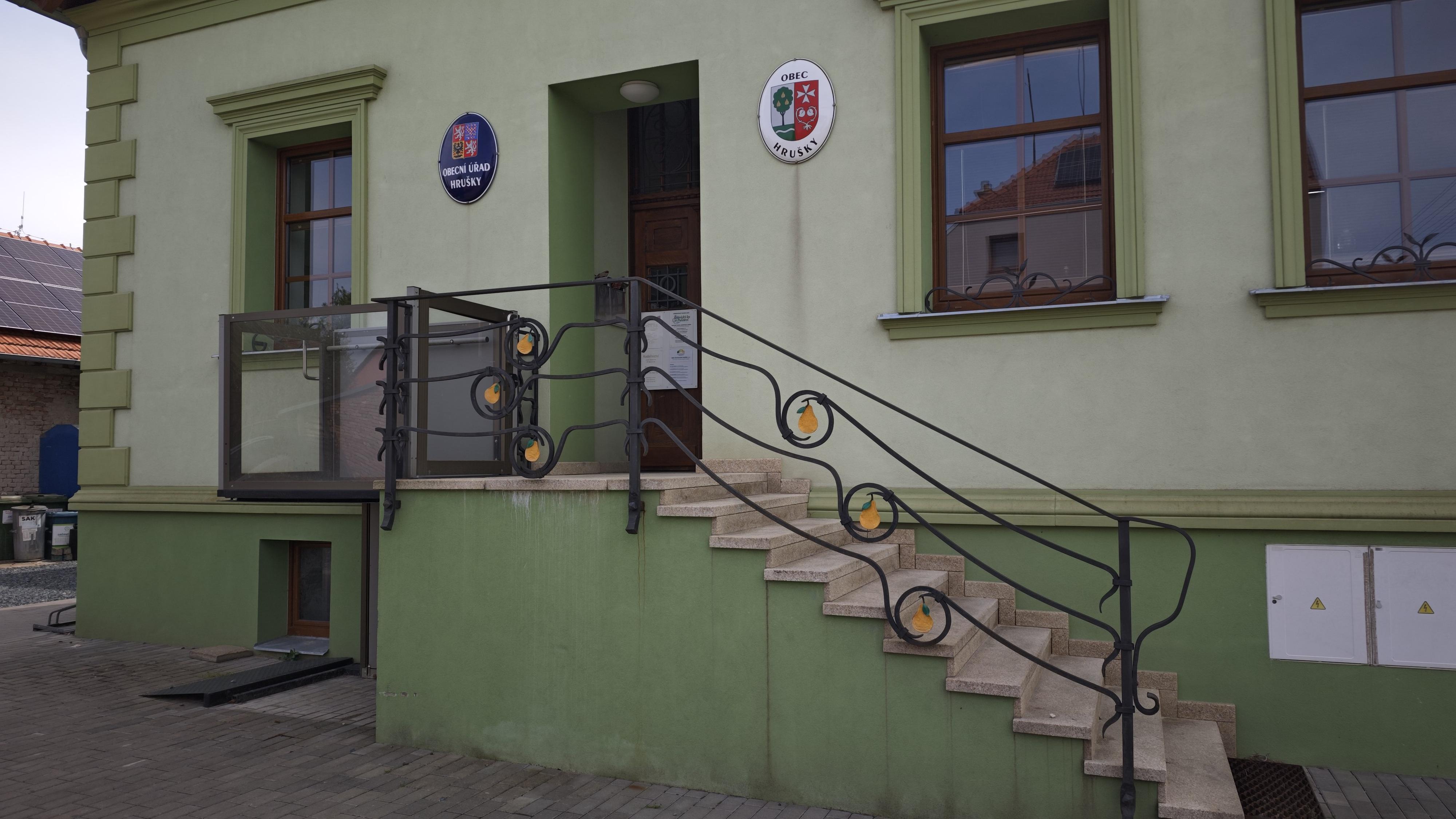 Hrušky - obecní úřad foto 6