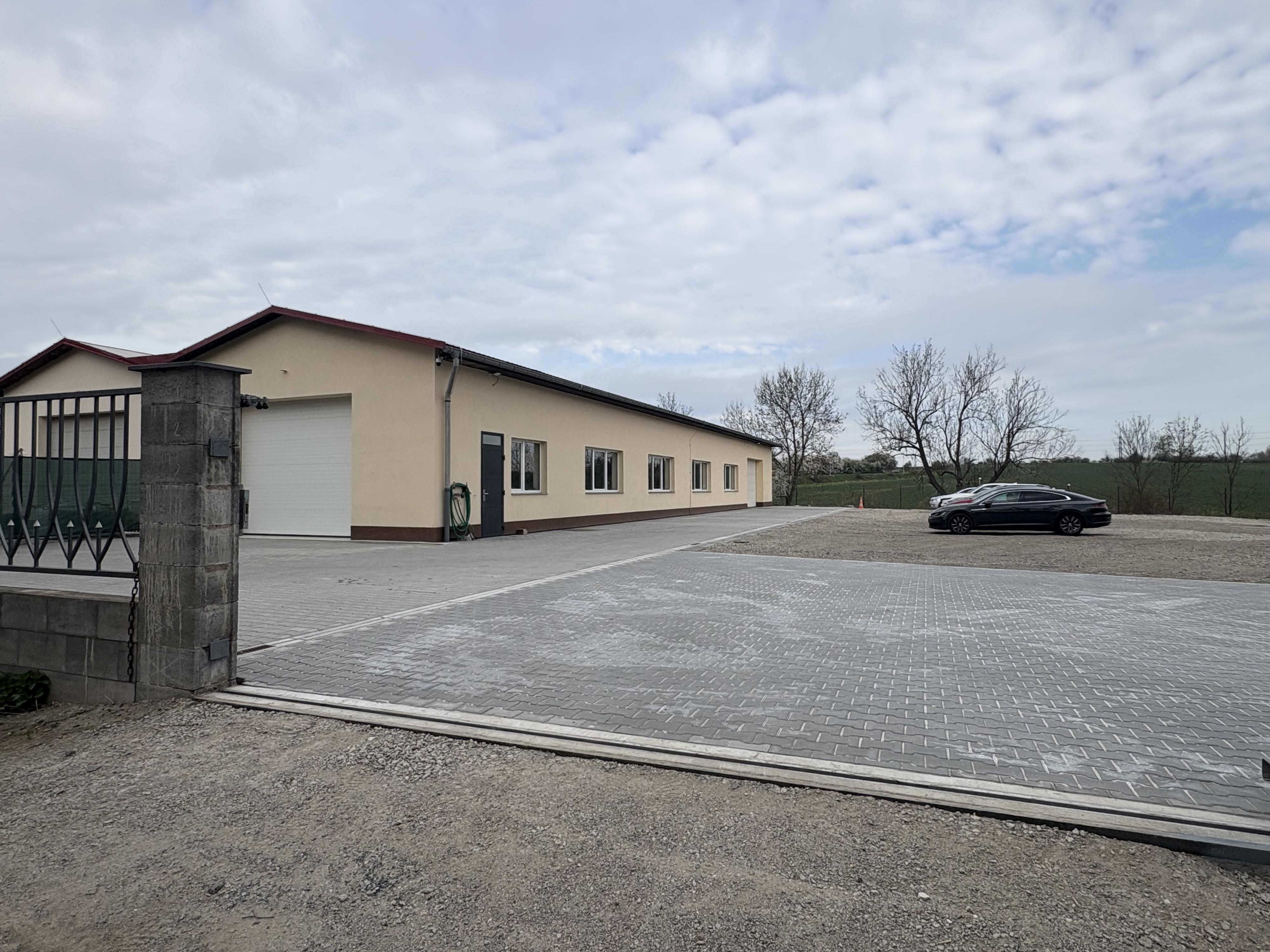 Parkování u letiště Bouchalka foto 3