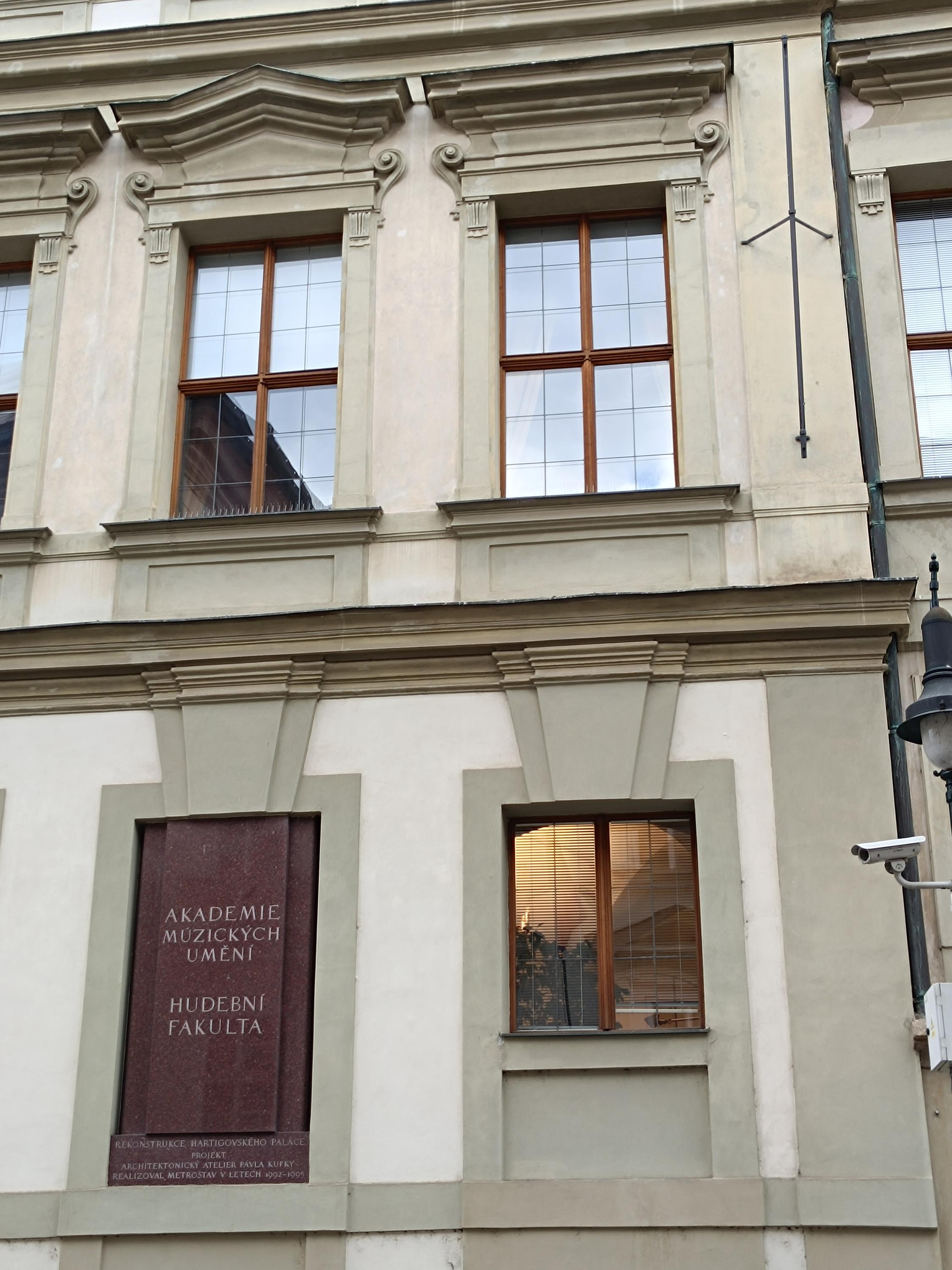 Akademie múzických umění v Praze foto 3