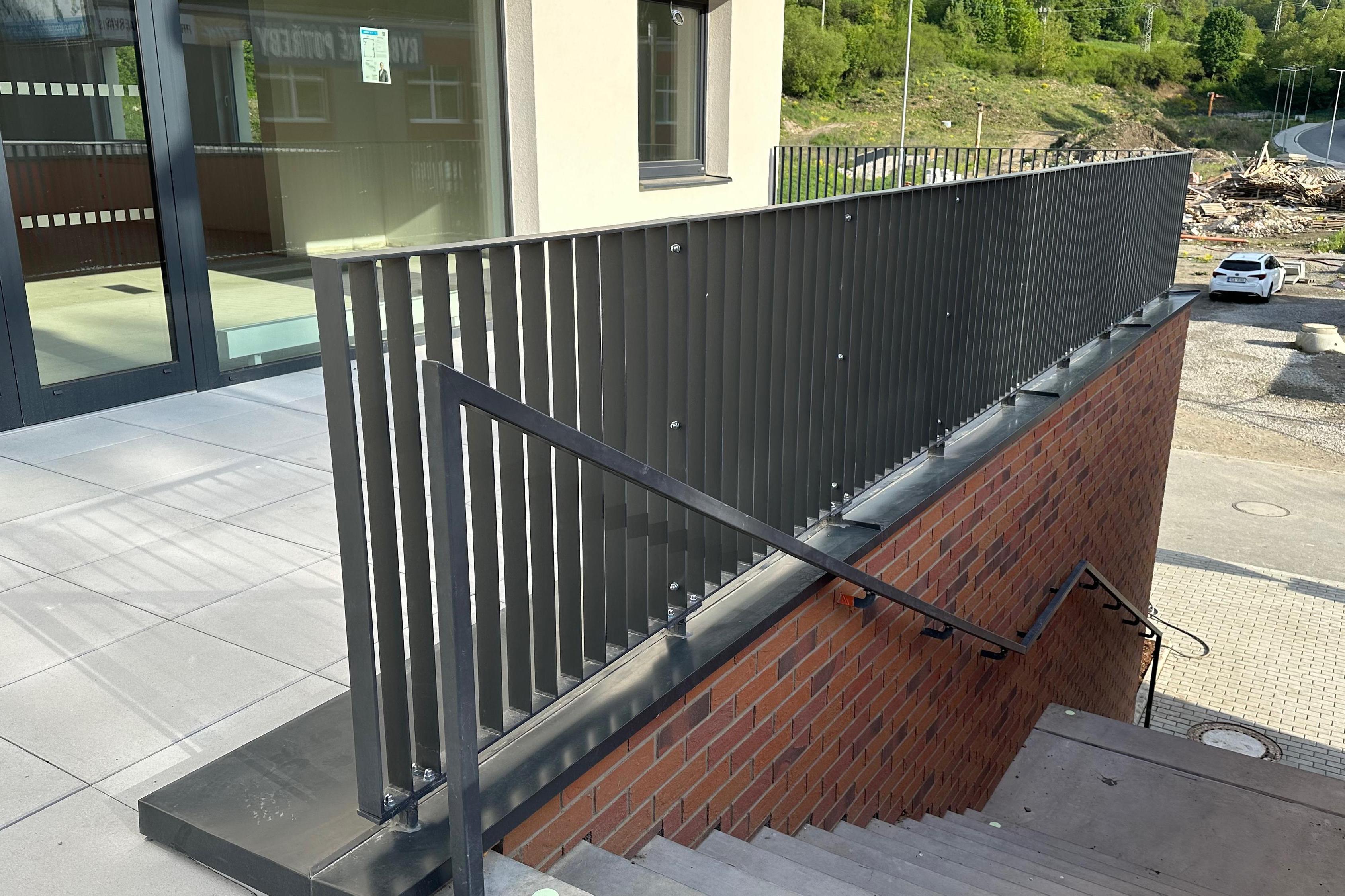 Kovovýroba - ploty, brány, schody