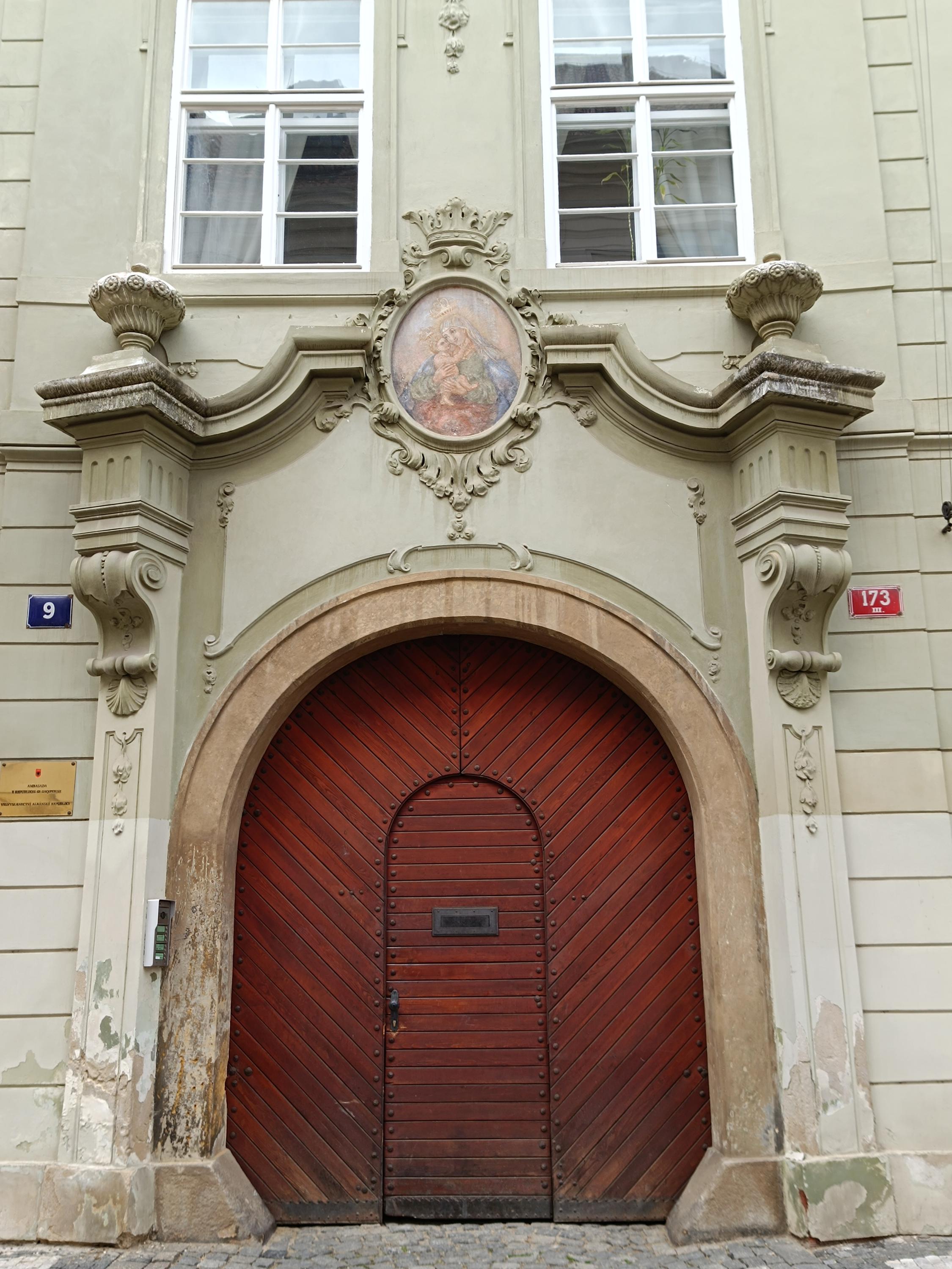 Albánie - Velvyslanectví Albánské republiky foto 5