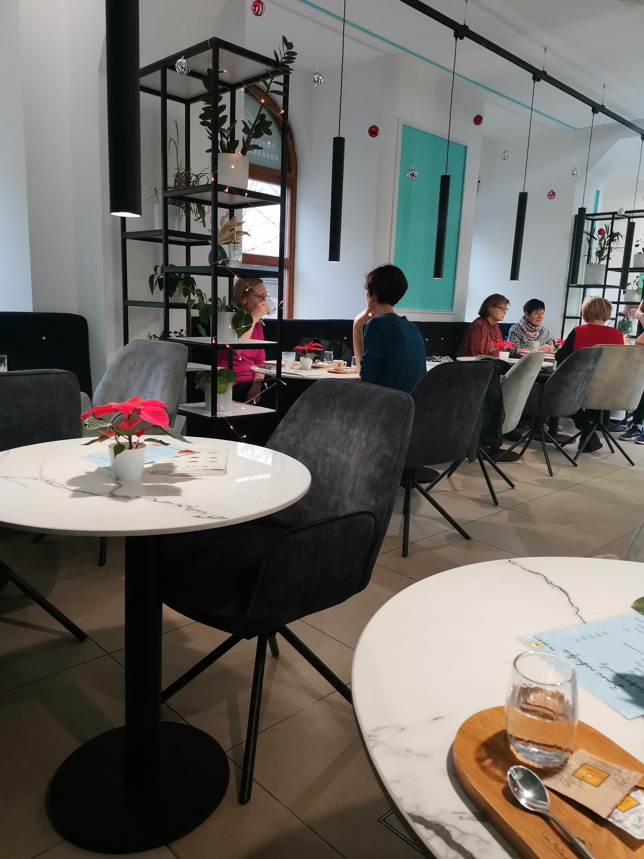 Cukrárna a kavárna pod hodinama foto 4