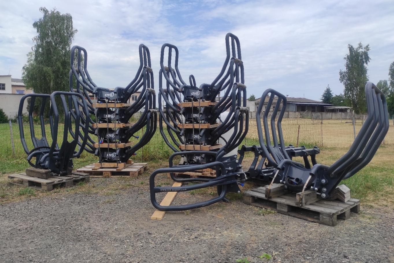 Kleště na kulaté balíky L, XL - ruzné uchycení