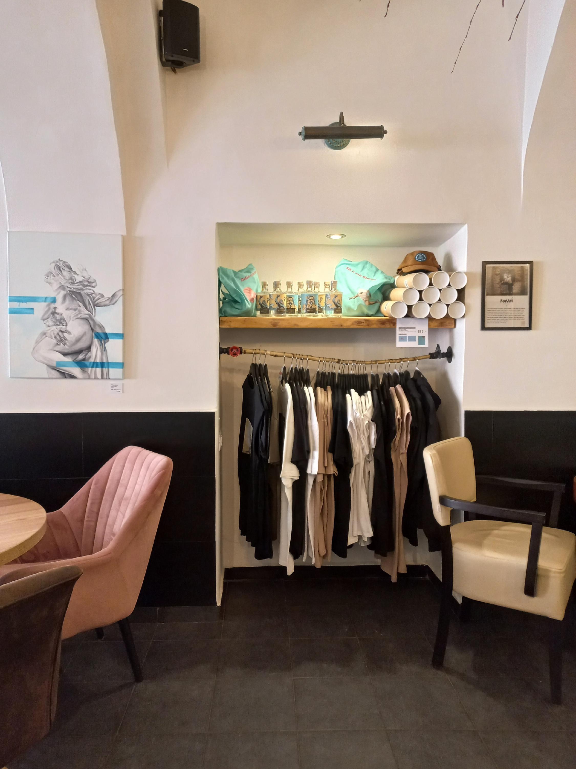 Café Mezi Plátky foto 3