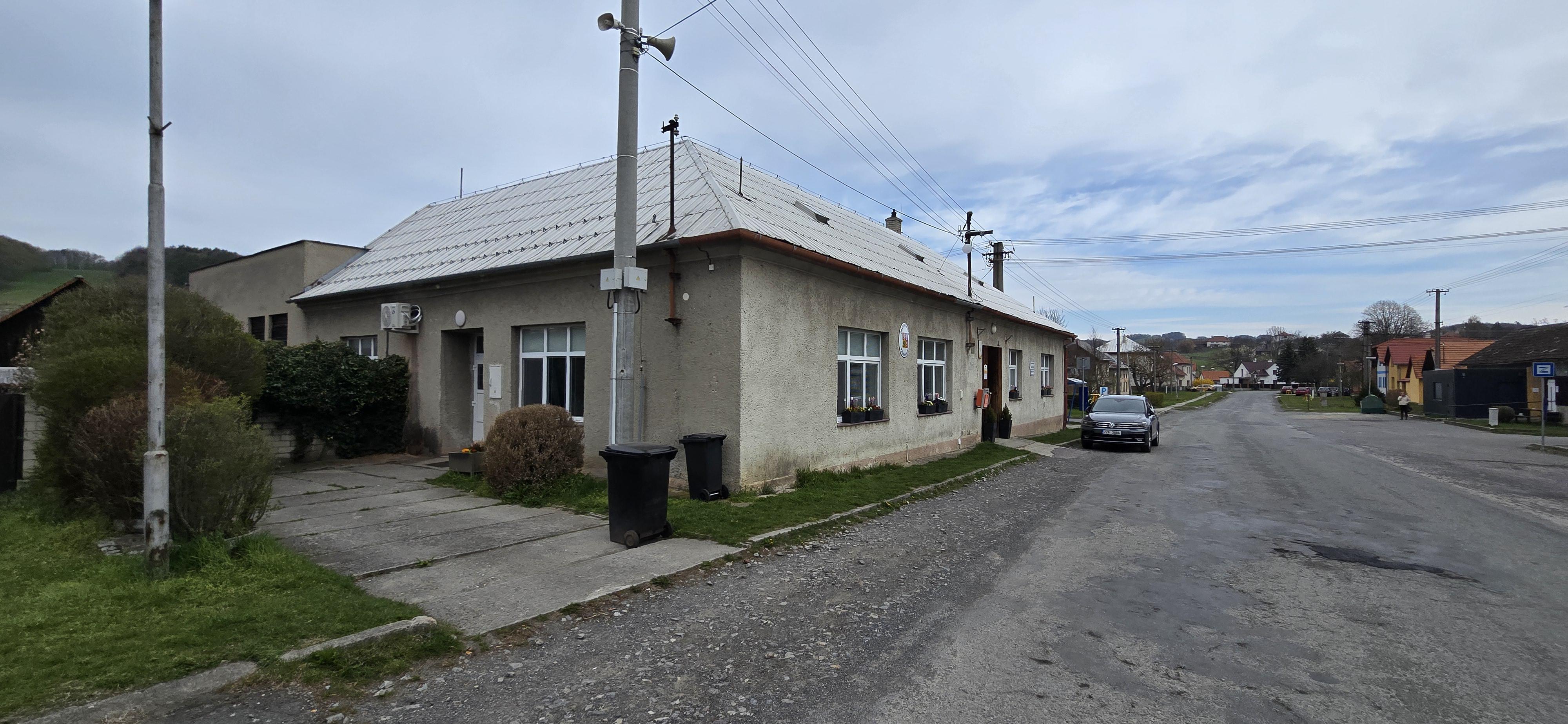 Provodov - obecní úřad foto 3