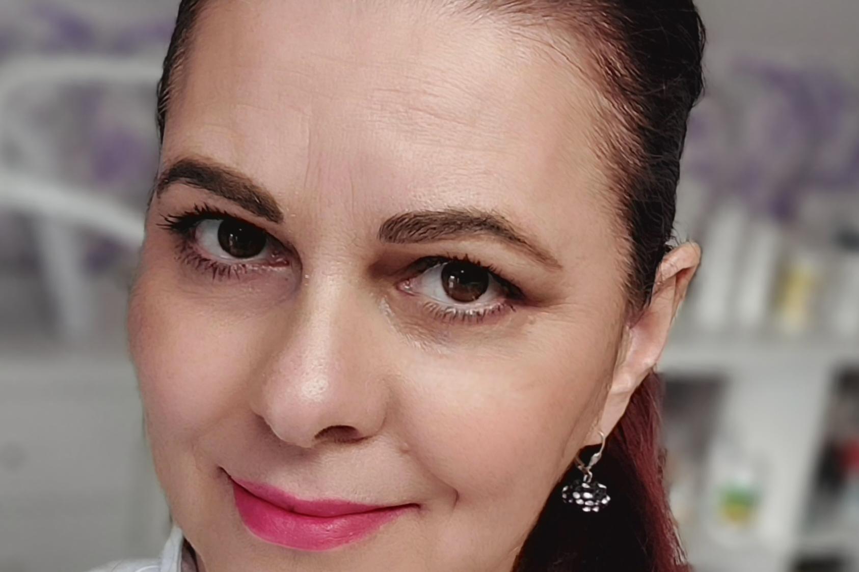 Kosmetika Laser Permanentní make-up Weberová