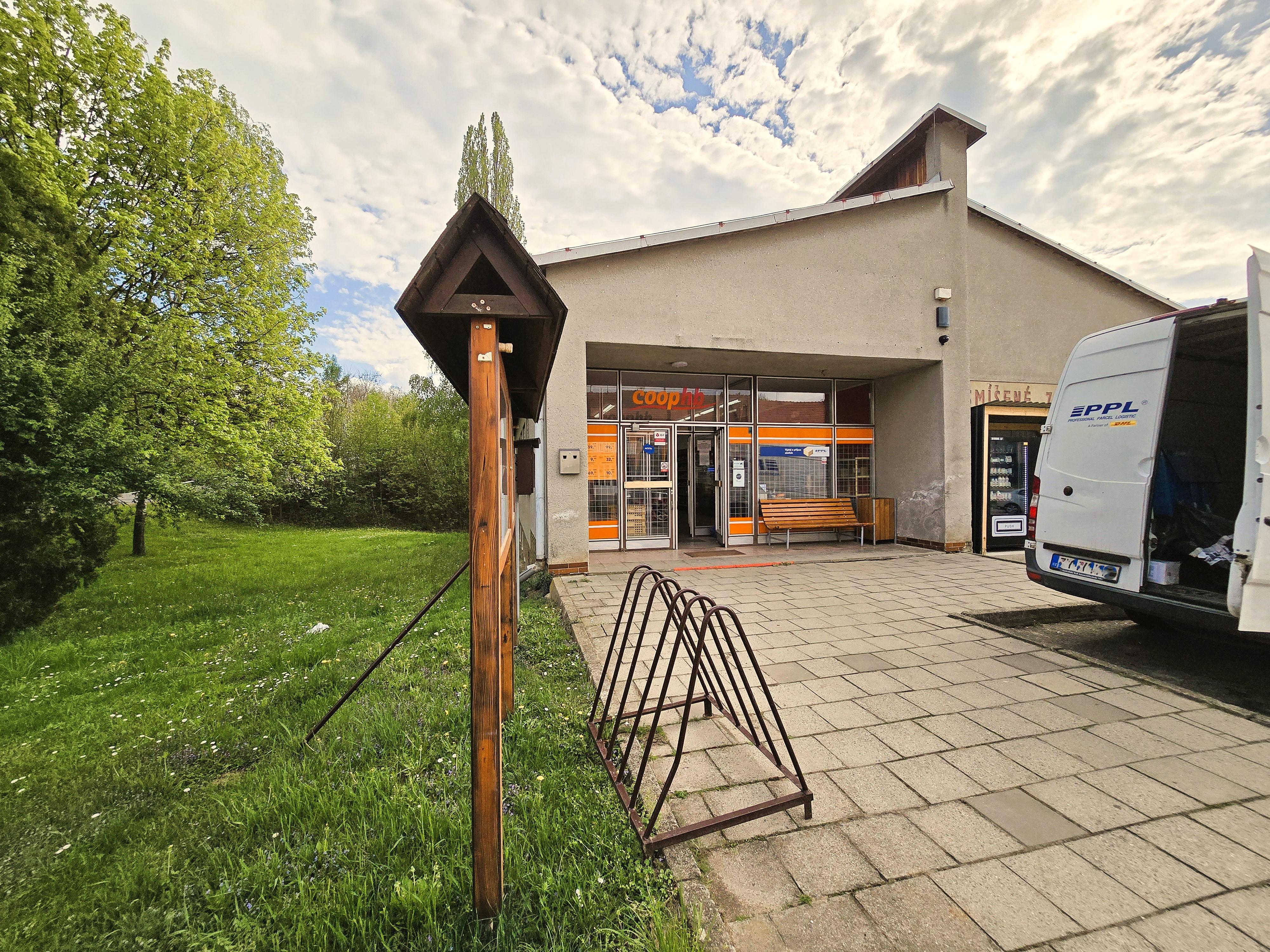 Potraviny U Dálnice - COOP HB foto 3