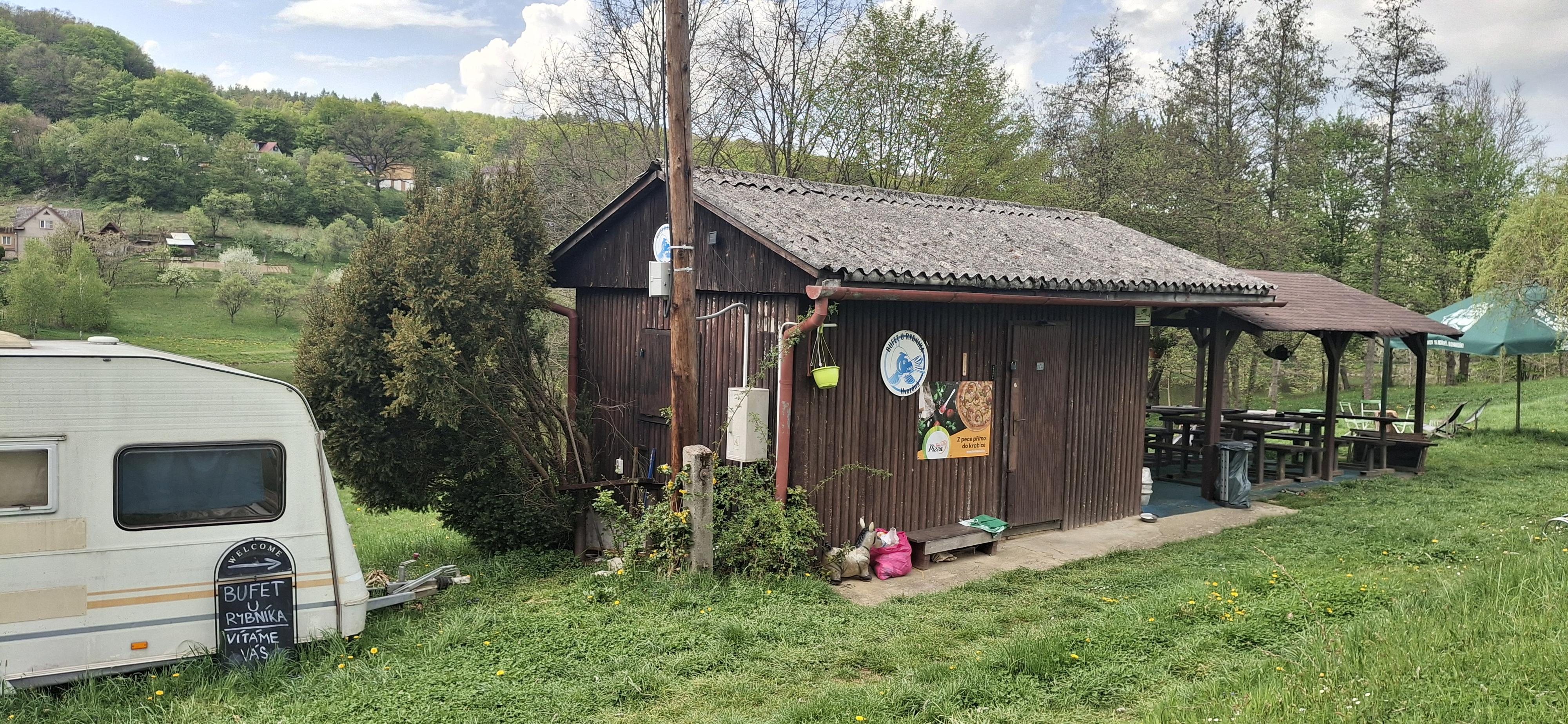 Bufet u rybníka