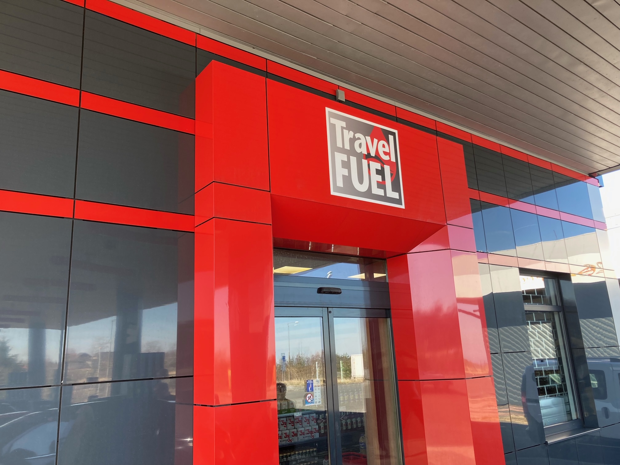 TRAVEL FUEL SERVICE STATION foto 3