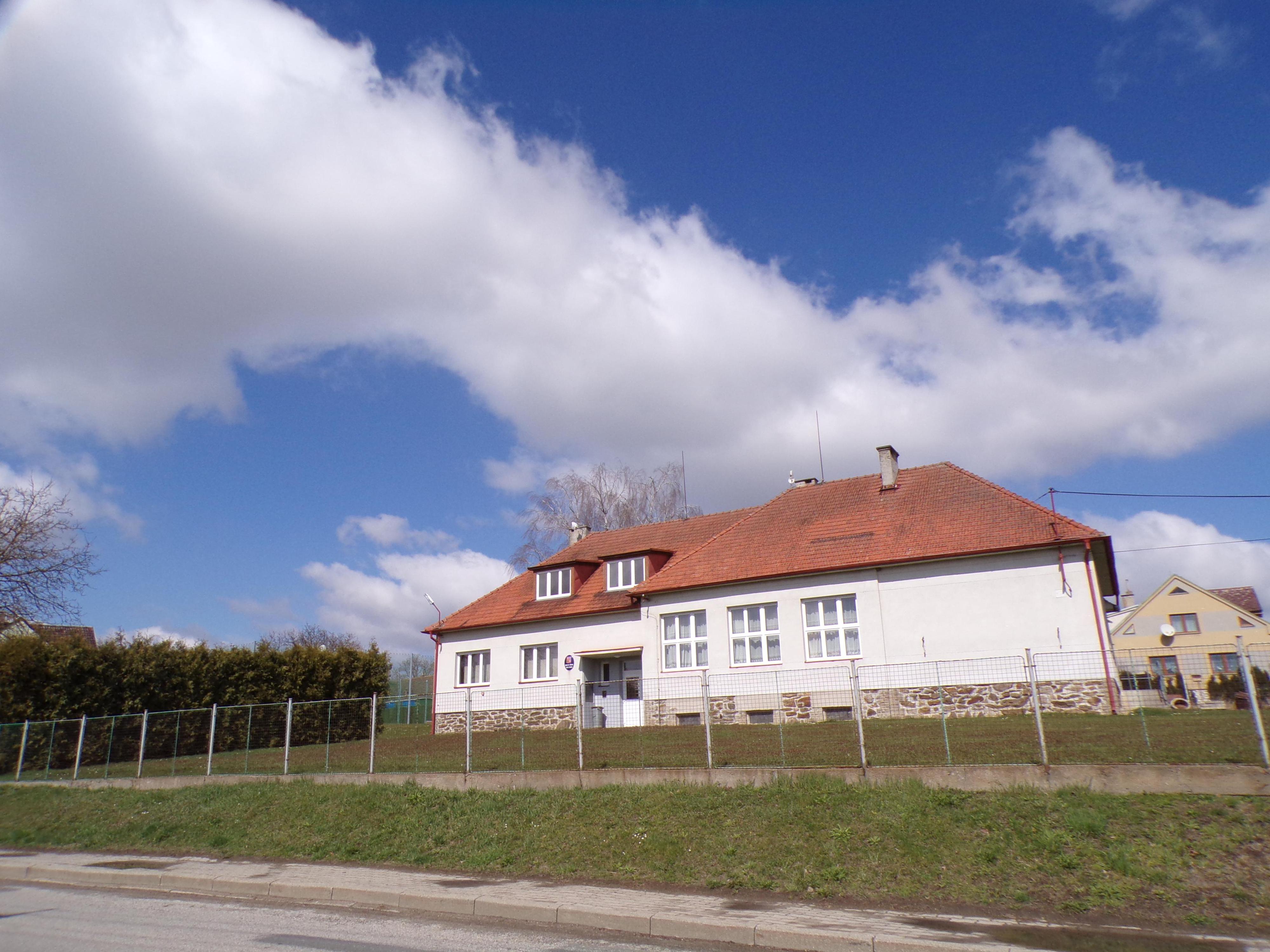 Zhoř u Tábora - obecní úřad foto 2