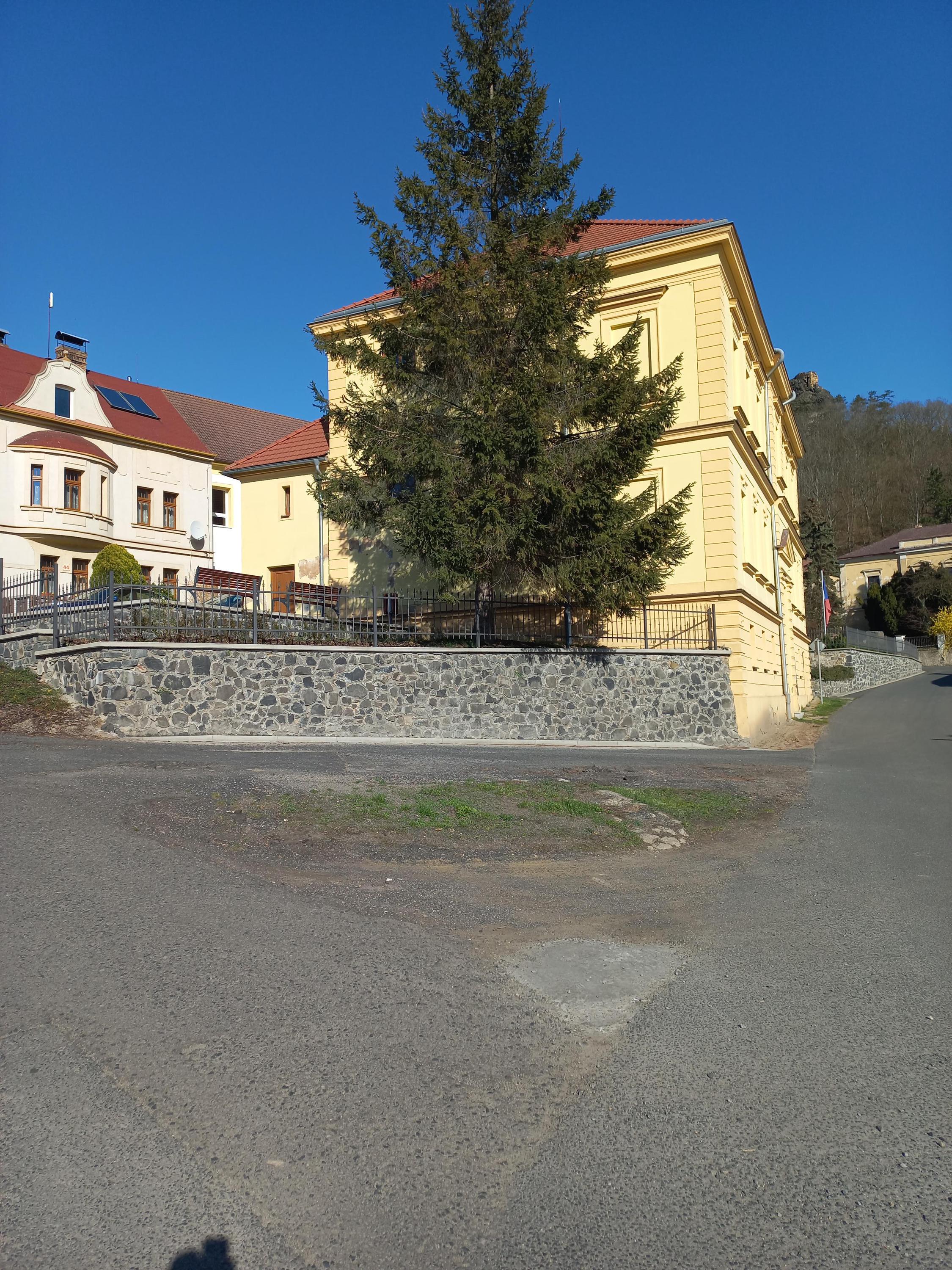 Kamýk - obecní úřad foto 2