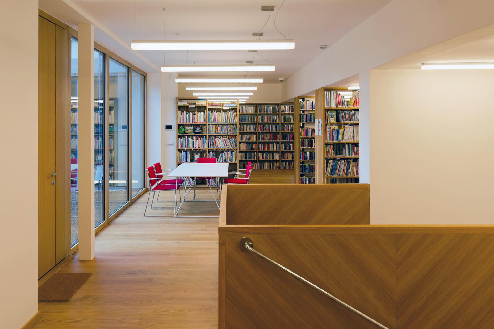 Obecní knihovna Ostopovice foto 3