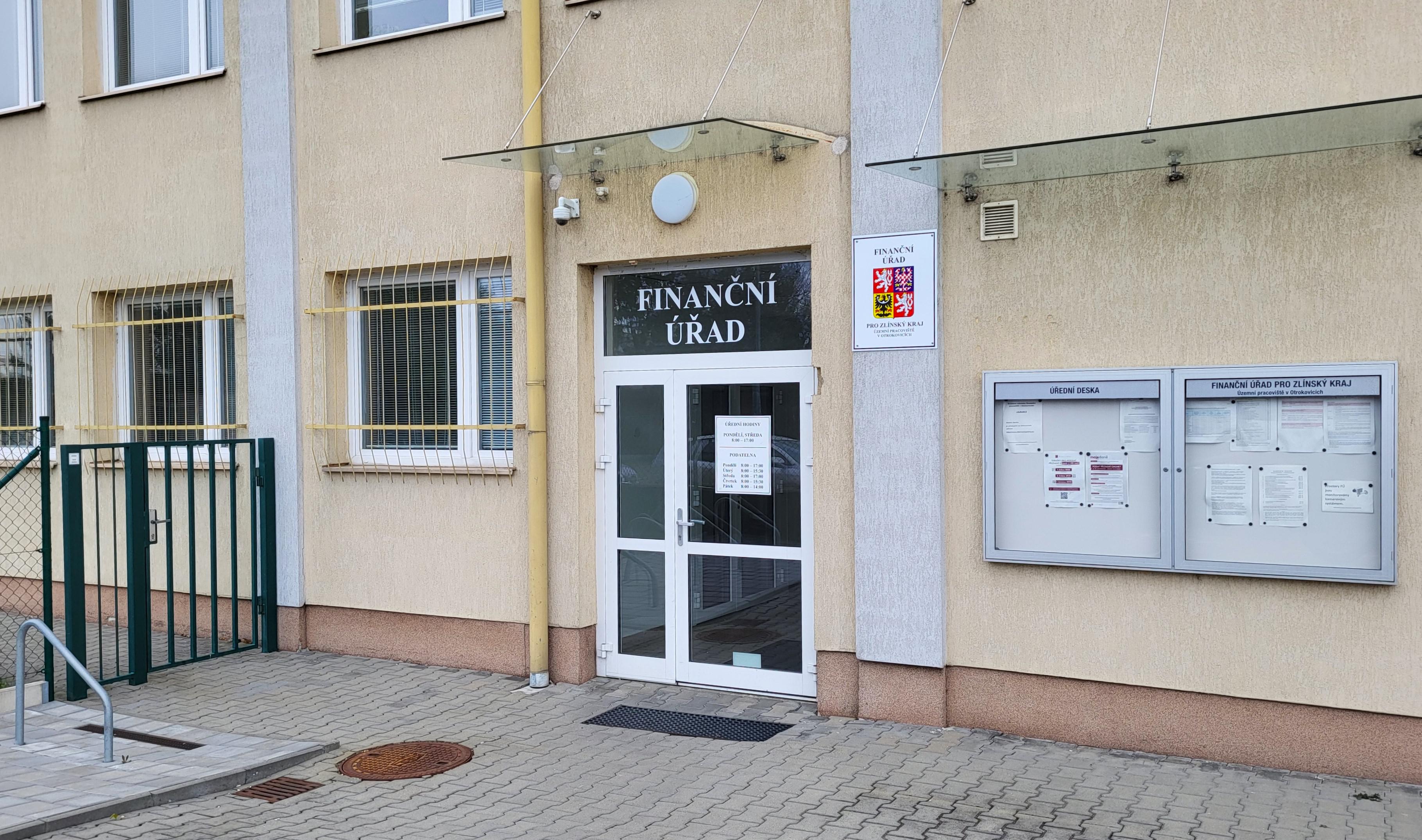 Finanční úřad pro Zlínský kraj - Územní pracoviště v Otrokovicích foto 3