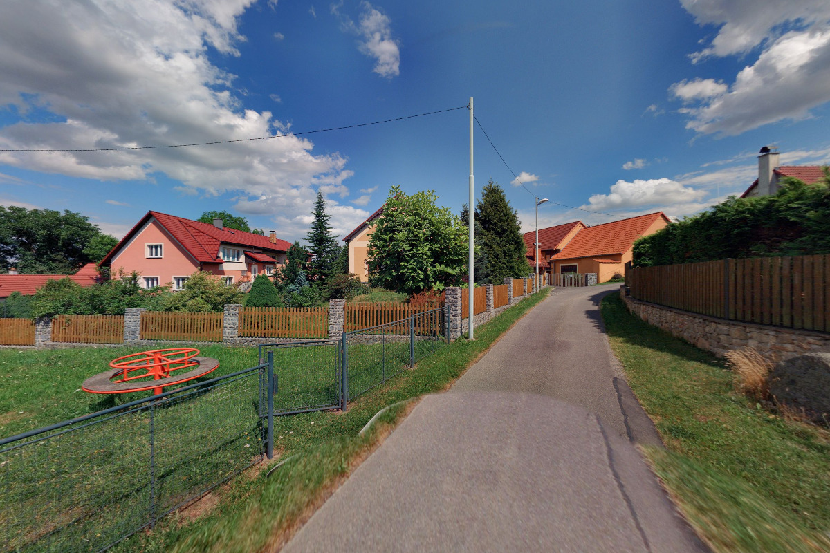 Křešice - U dvou kamenů foto 2