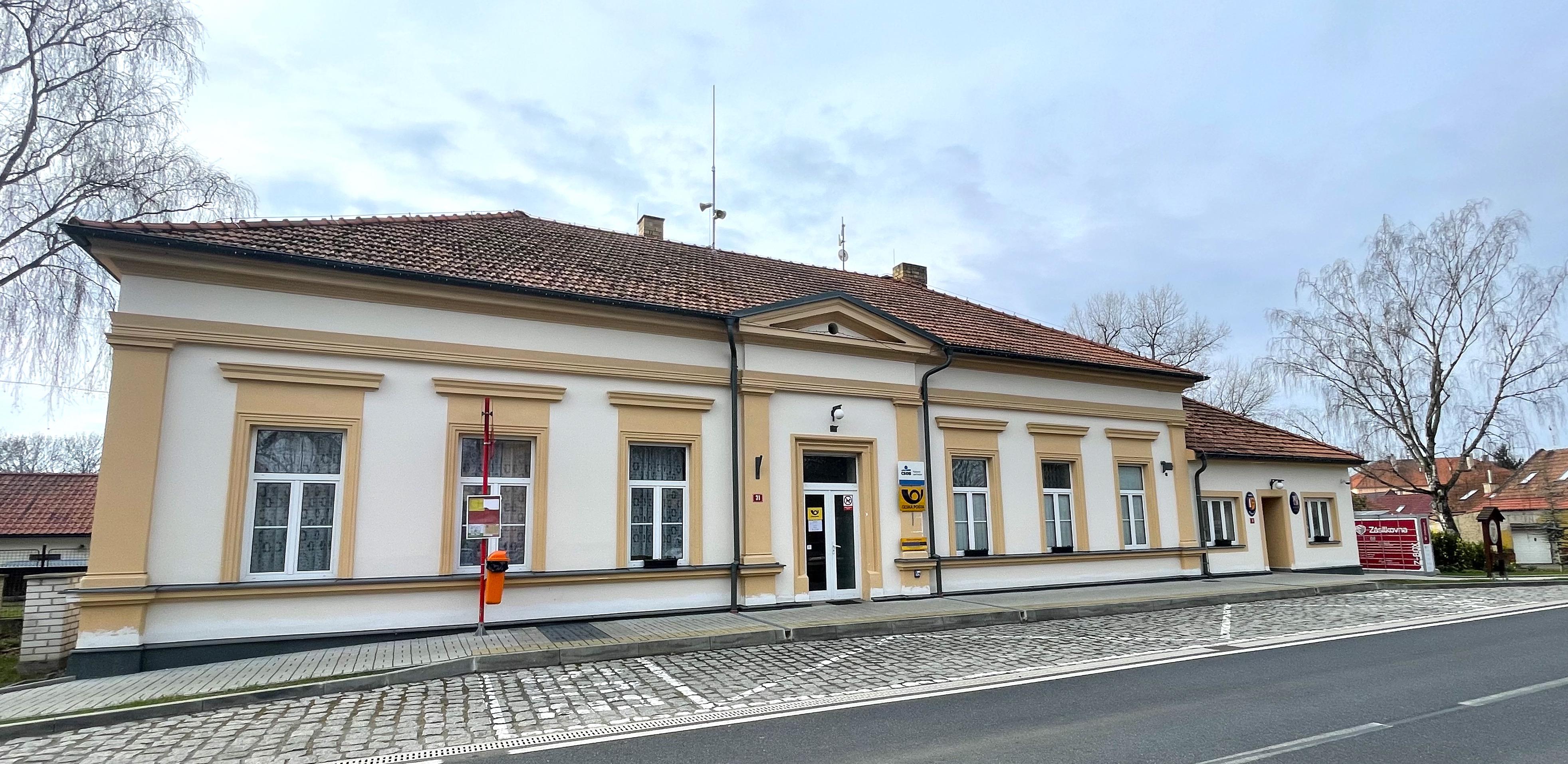 Bobnice - obecní úřad foto 2