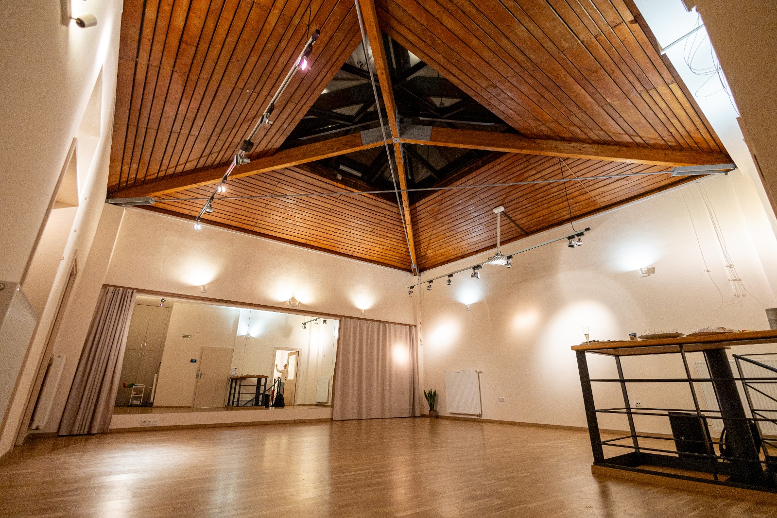 ORIGAMI yoga studio foto 1