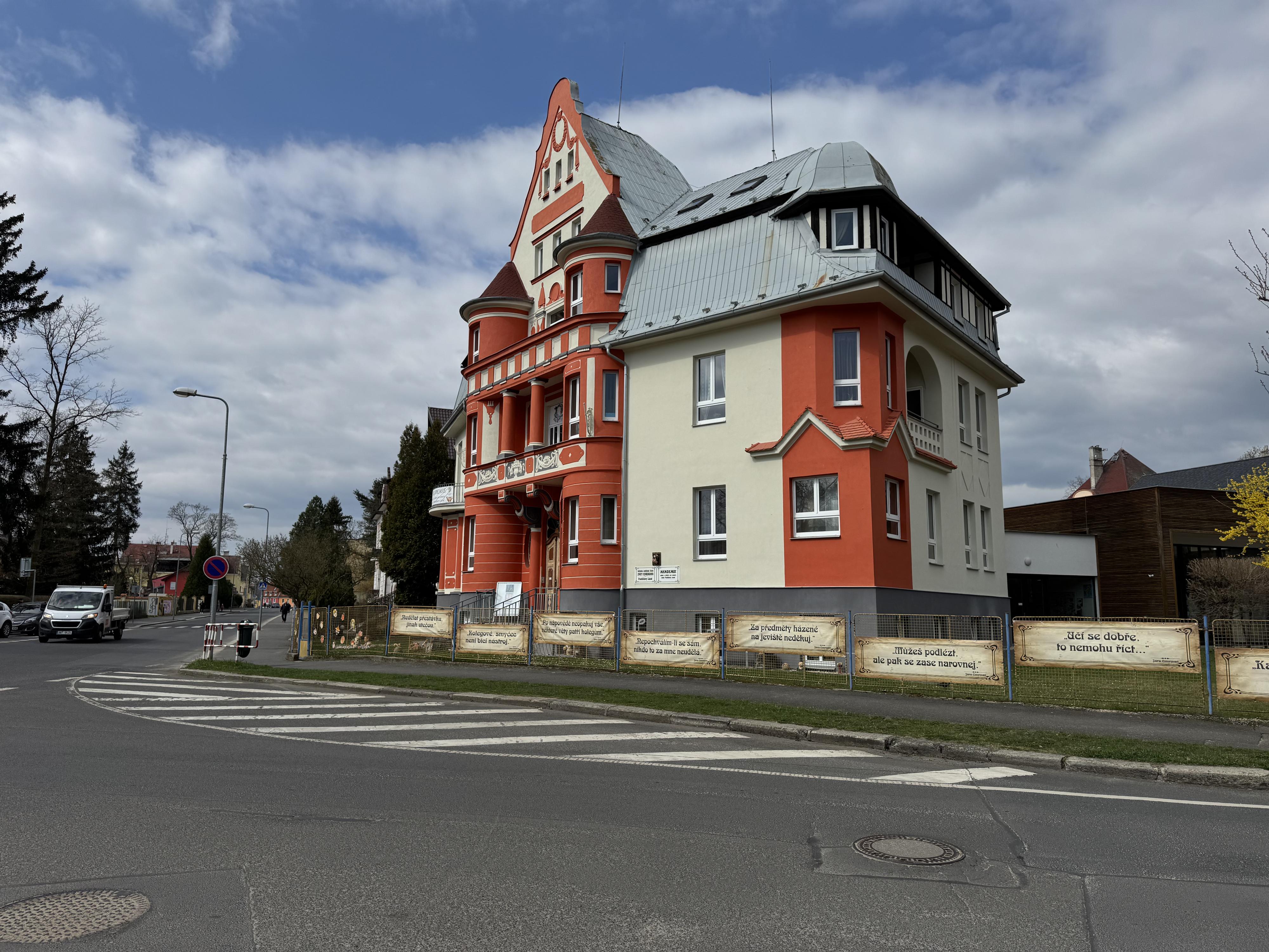 Základní umělecká škola Járy Cimrmana Františkovy Lázně foto 5