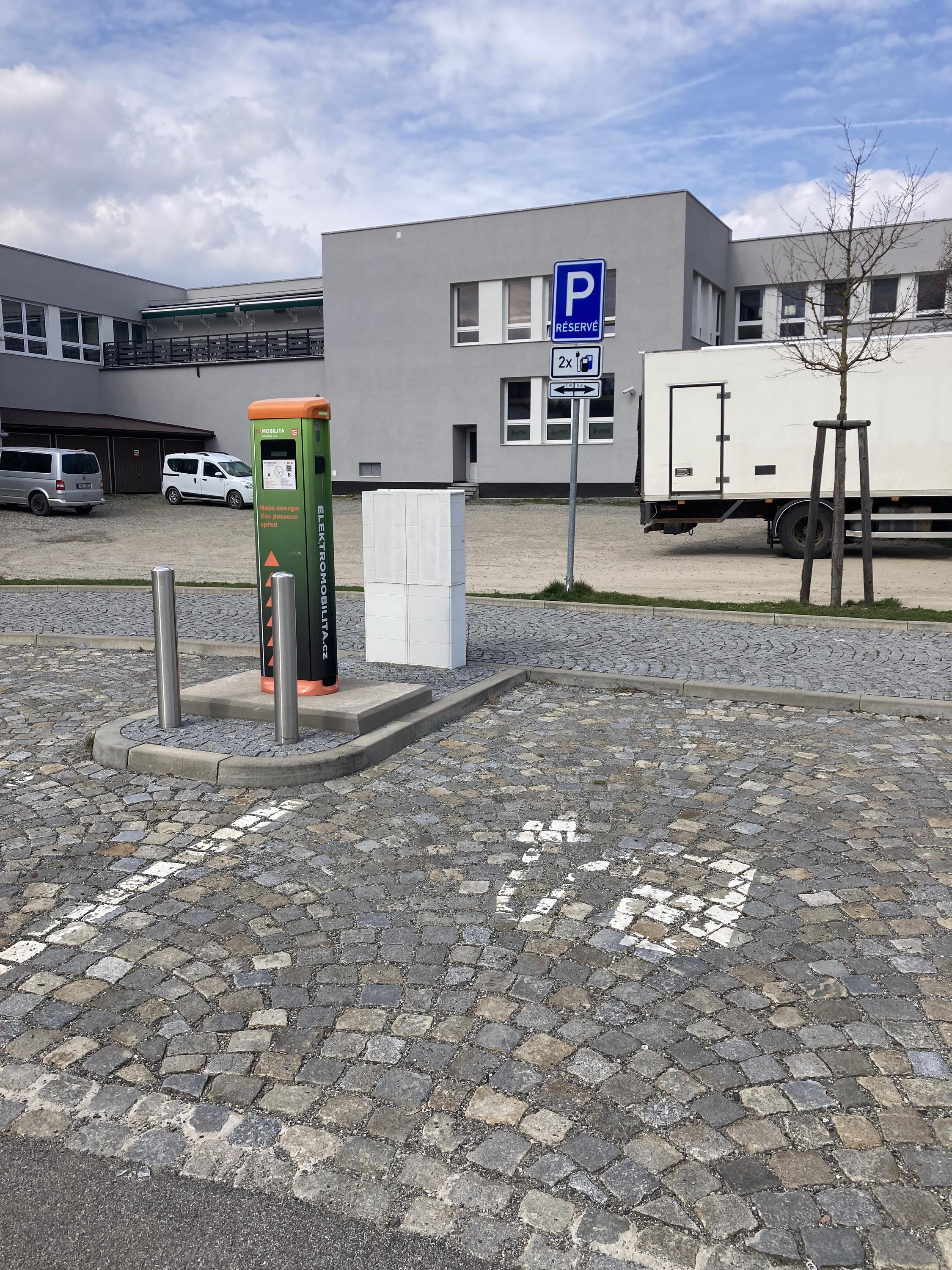 Nabíjecí stanice ČEZ foto 2