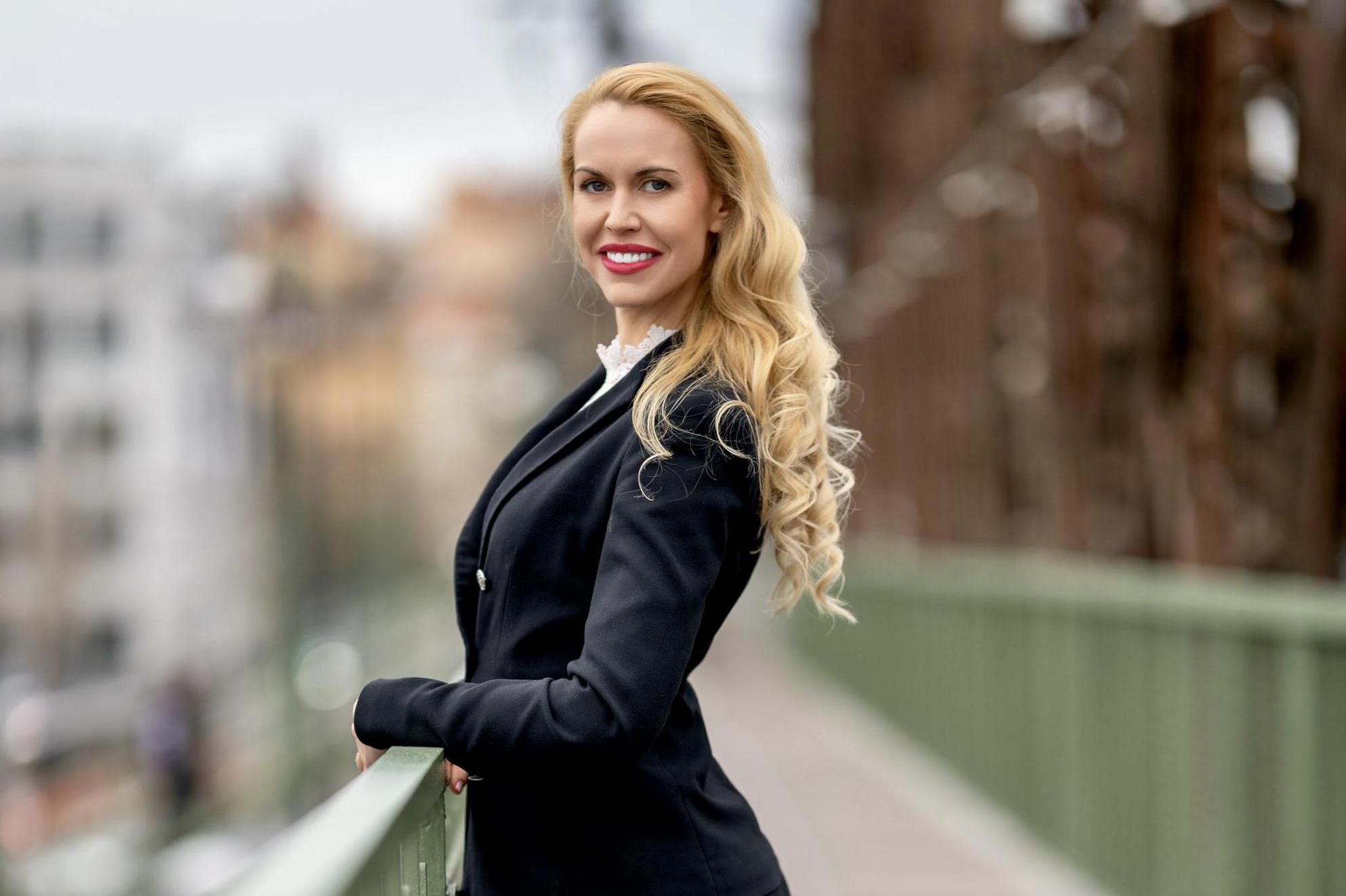 Kristýna Kmentová - realitní makléřka