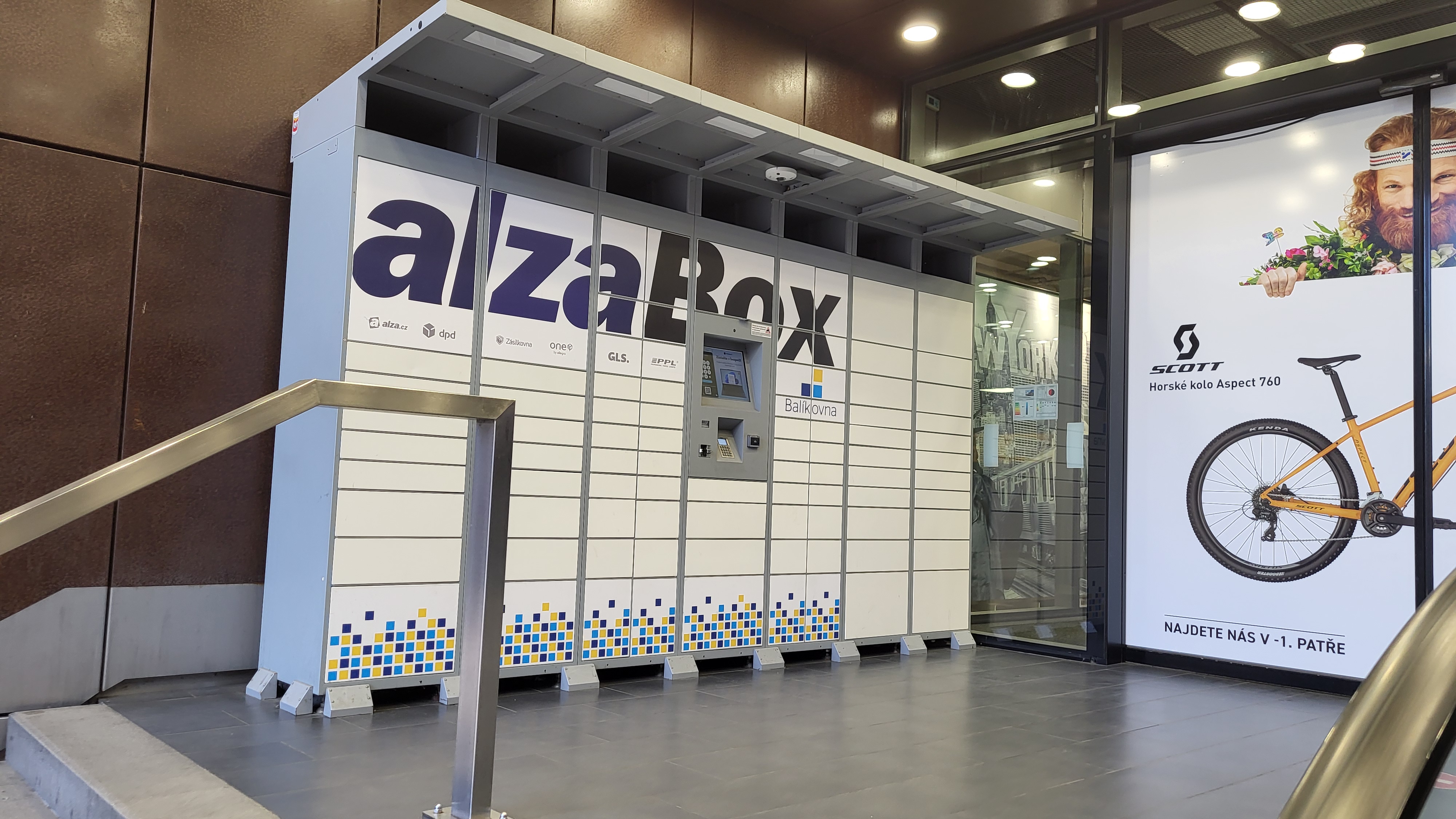 AlzaBox