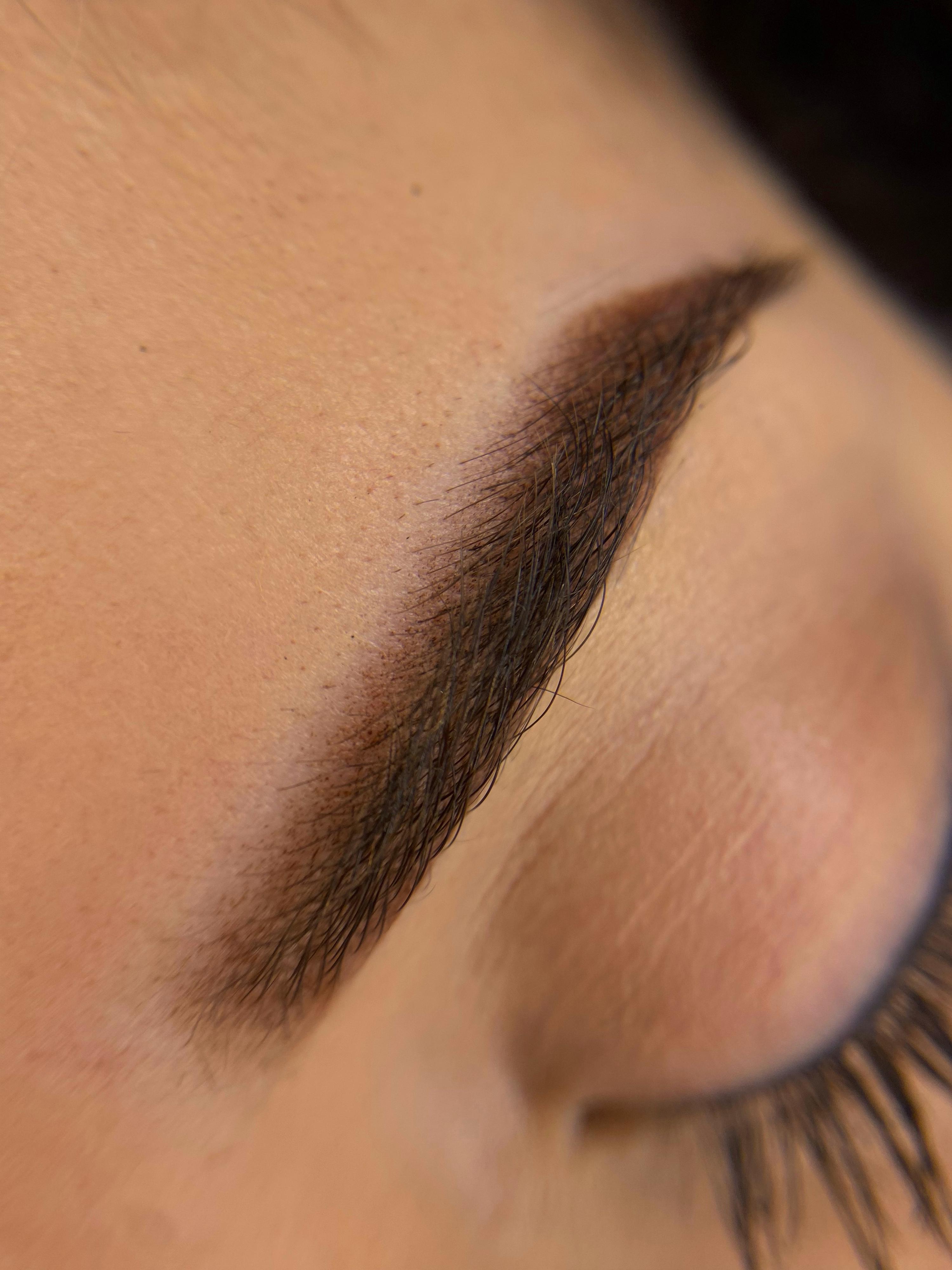 Permanentní make-up obočí a rtů