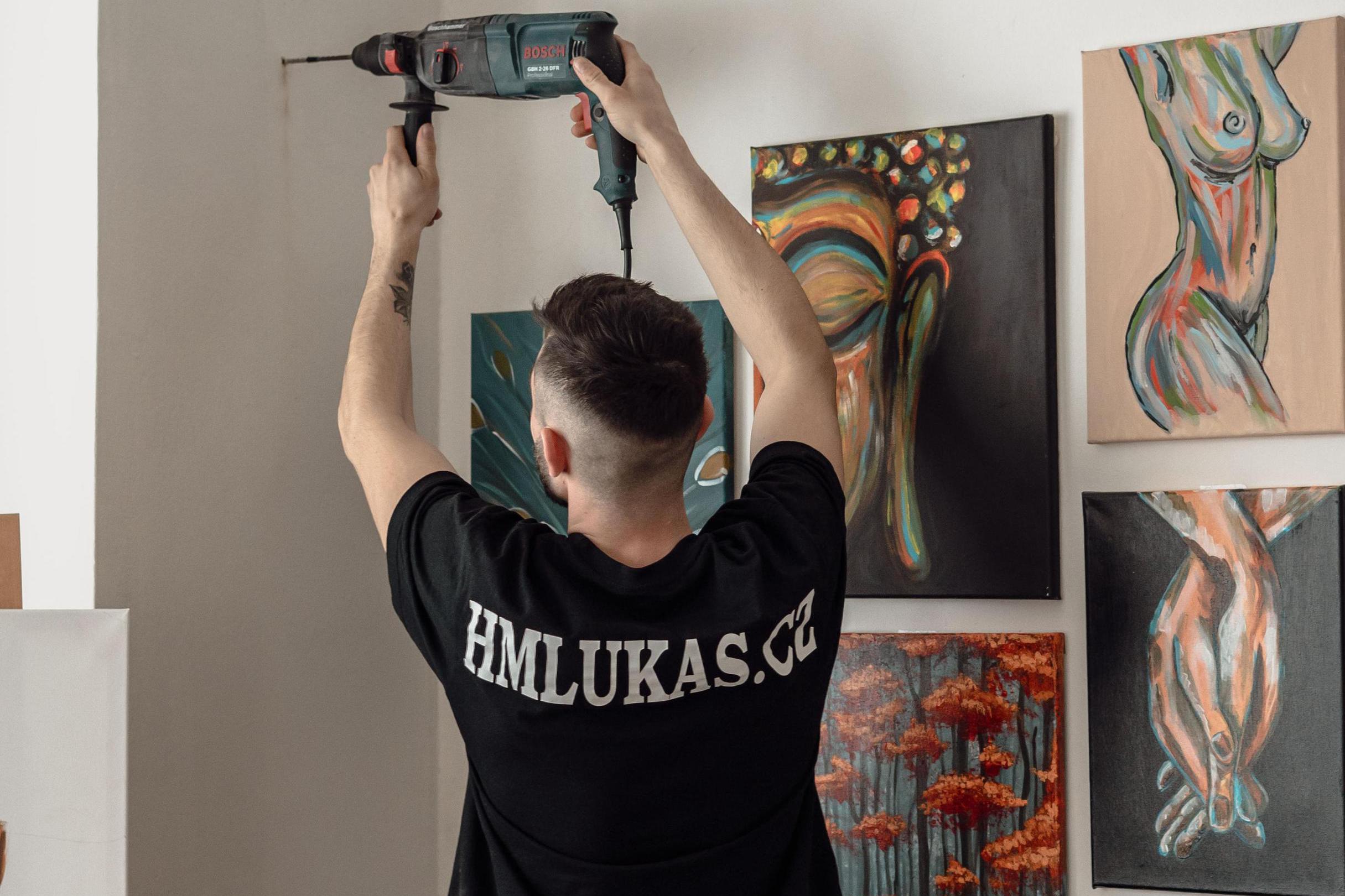 Hodinový manžel a malíř Lukáš