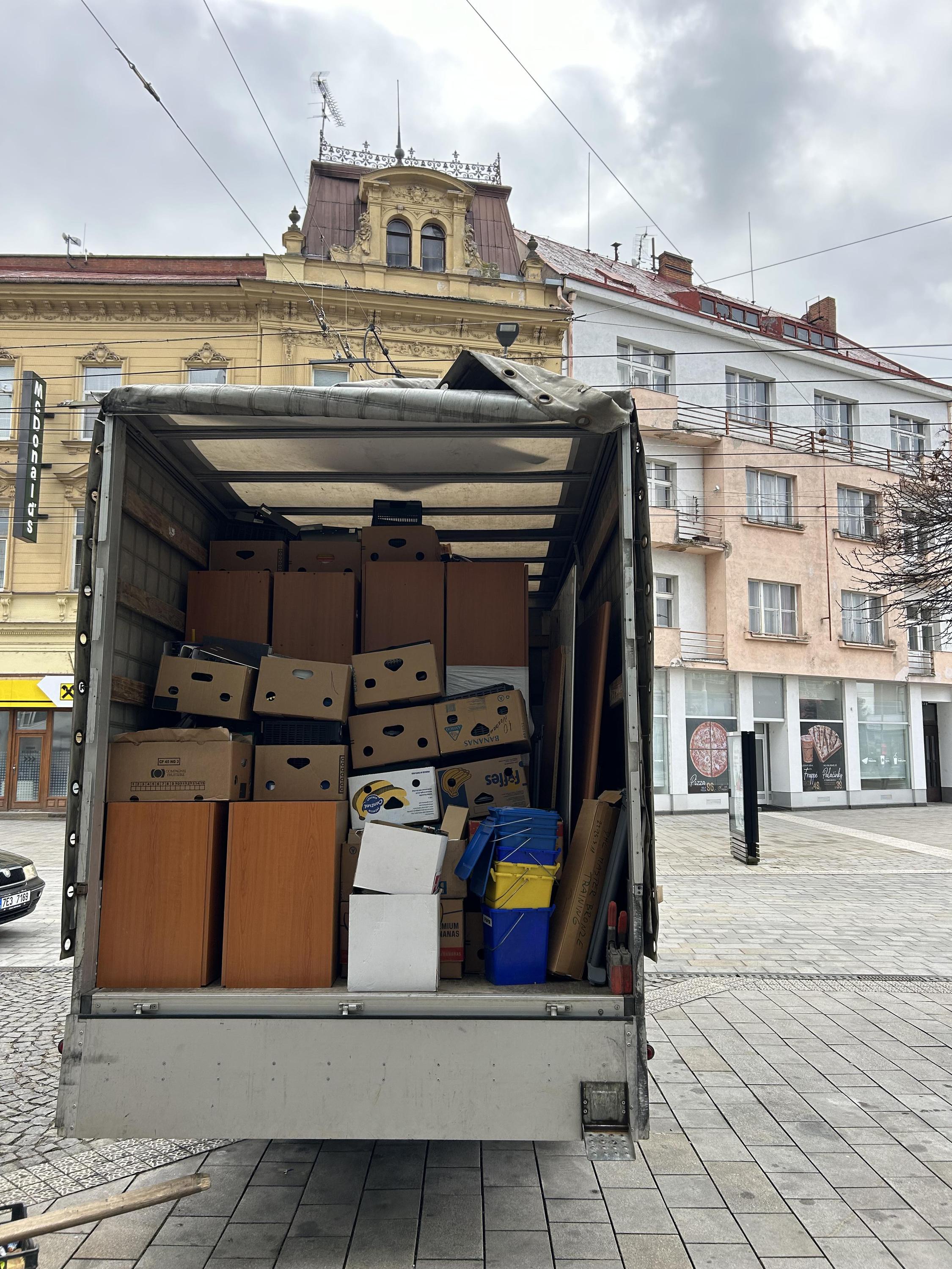 AB MOVING | Stěhování a vyklízení foto 2