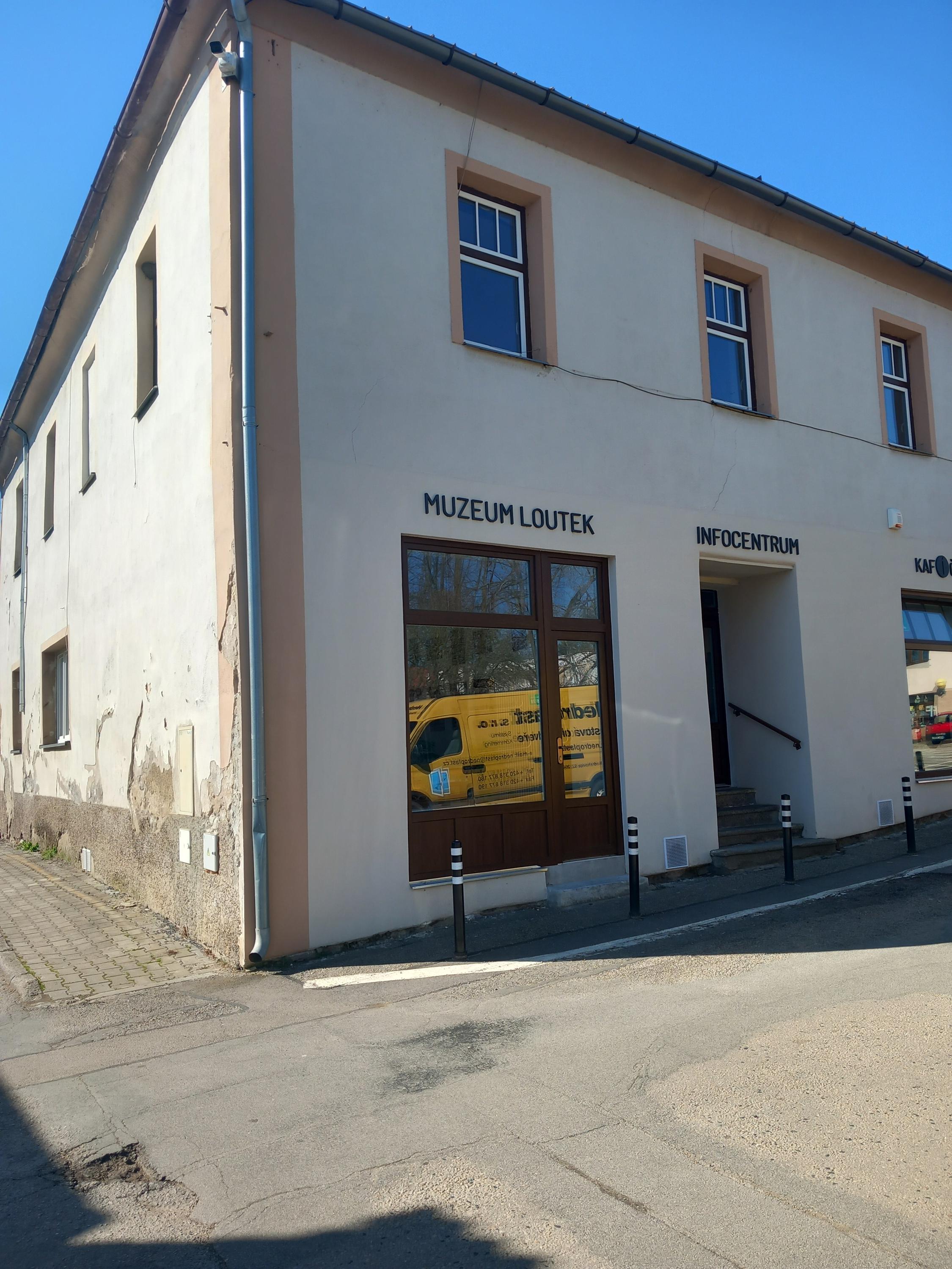 Muzeum loutek na dlouhých nitích foto 2