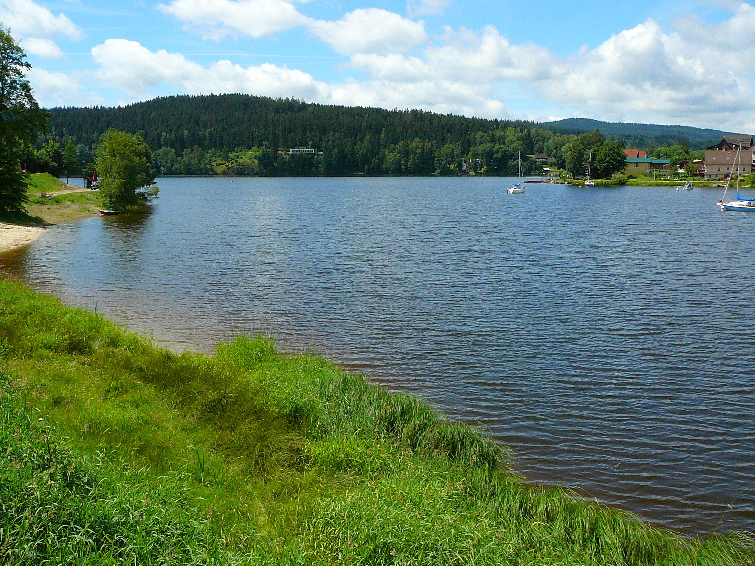 Půjčovna lodí a šlapadel Marina Frymburk foto 5