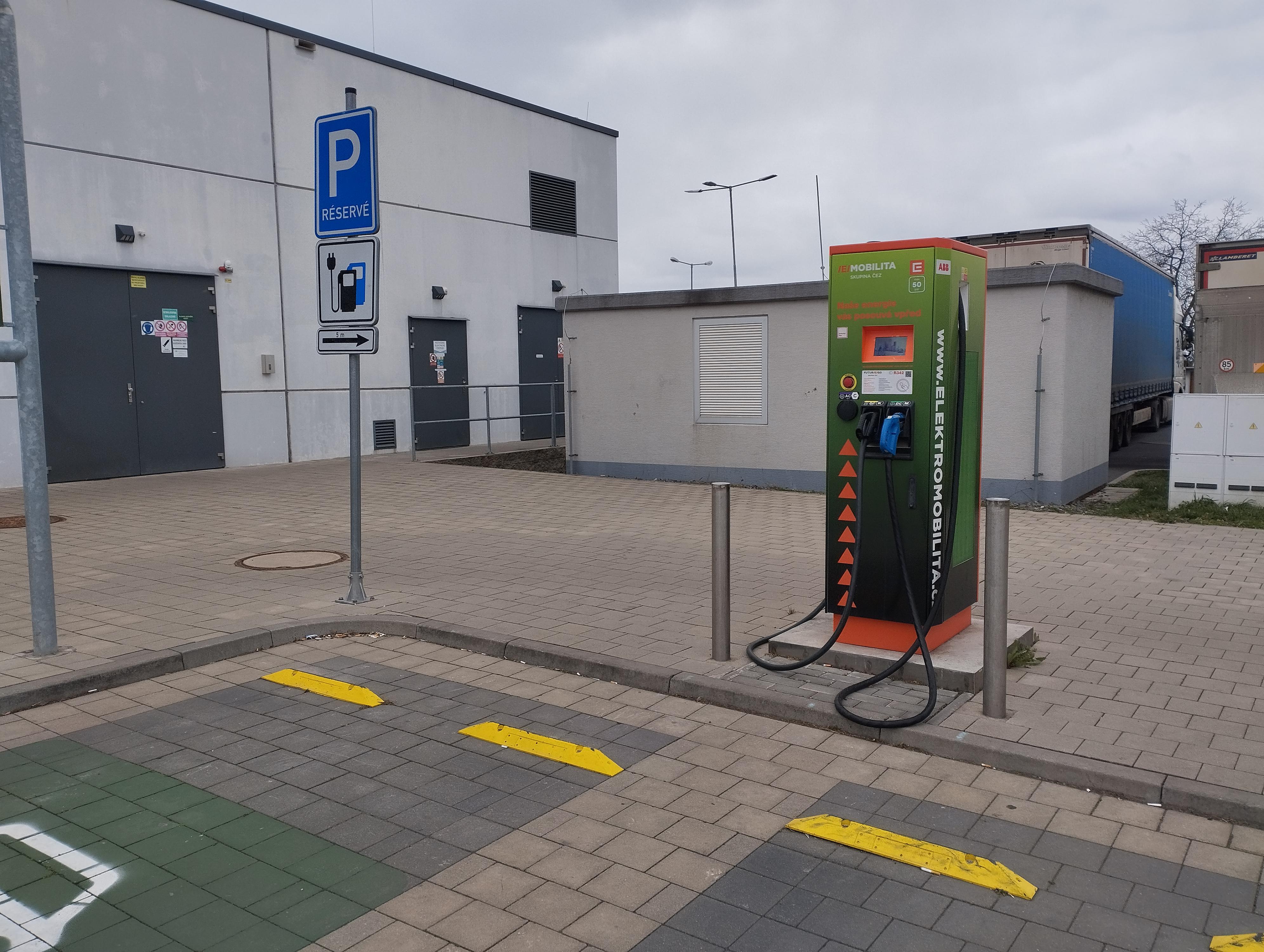 Nabíjecí stanice ČEZ